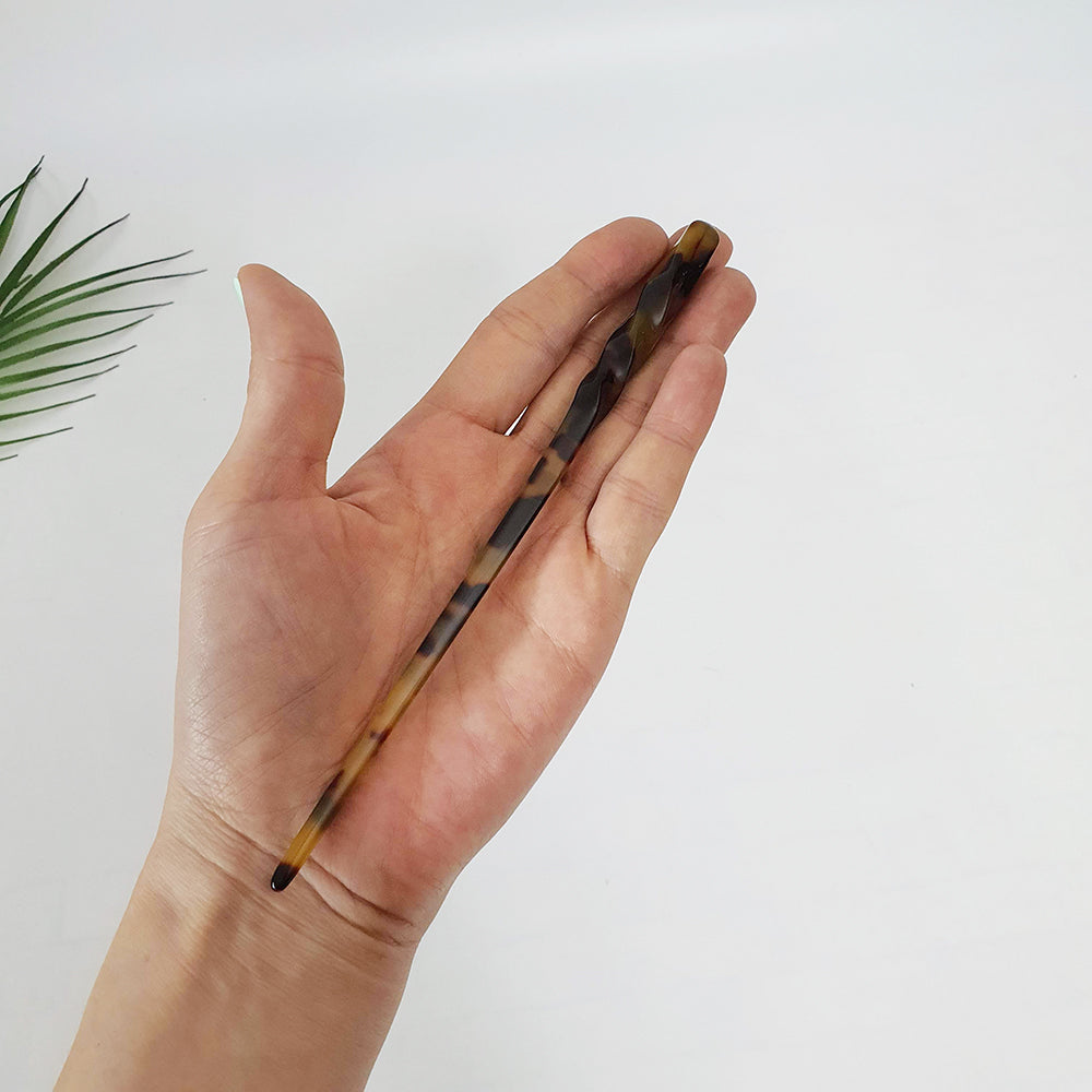 Basic Twist Hair Stick 6.9 in – Tortoise Shell Marble, French Pin