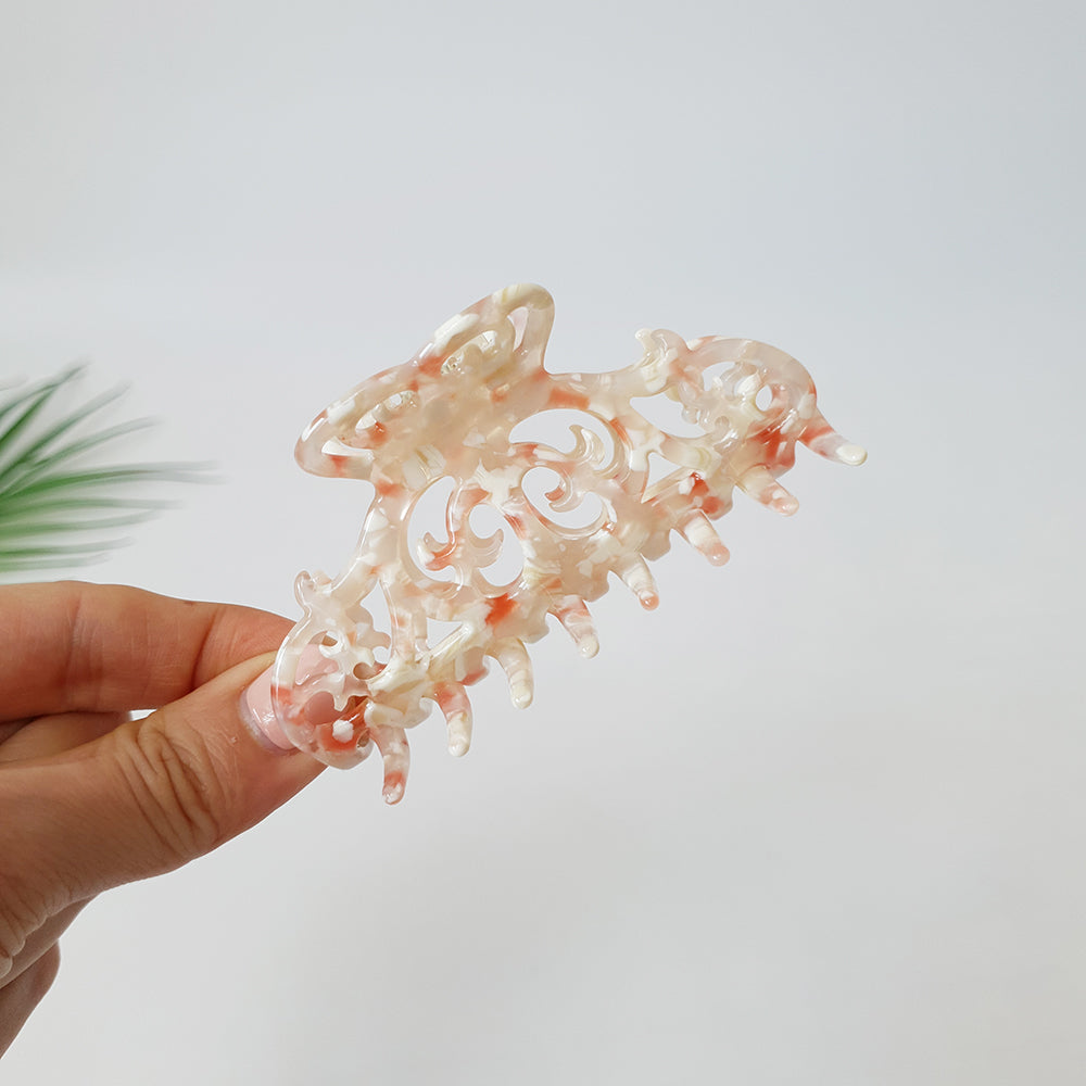 Scroll Medium Hair Claw Clip – 6 Marble Peach