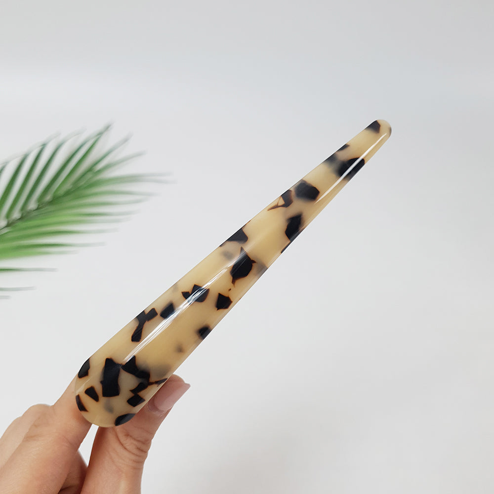 1 Leopard Beige (in hand)