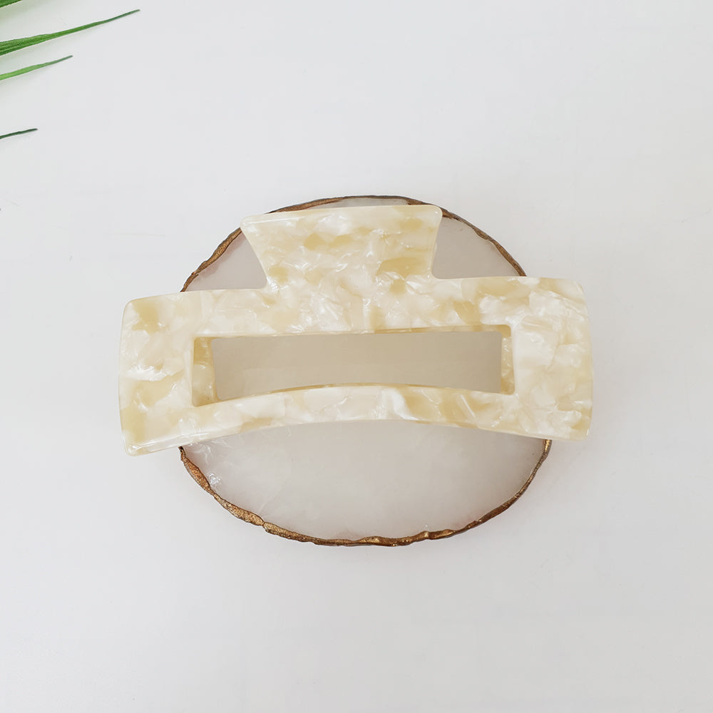 8 Chic Ivory