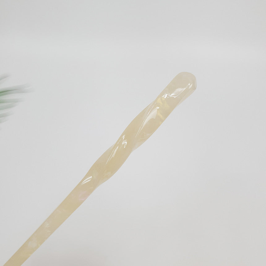 Basic Twist Hair Stick 6.9 in – Tortoise Shell Marble, French Pin