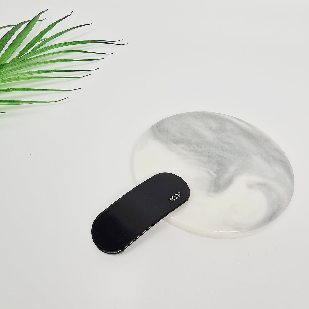 Rounded Square Snap Clip 2.2 in – 19 Pure Black
