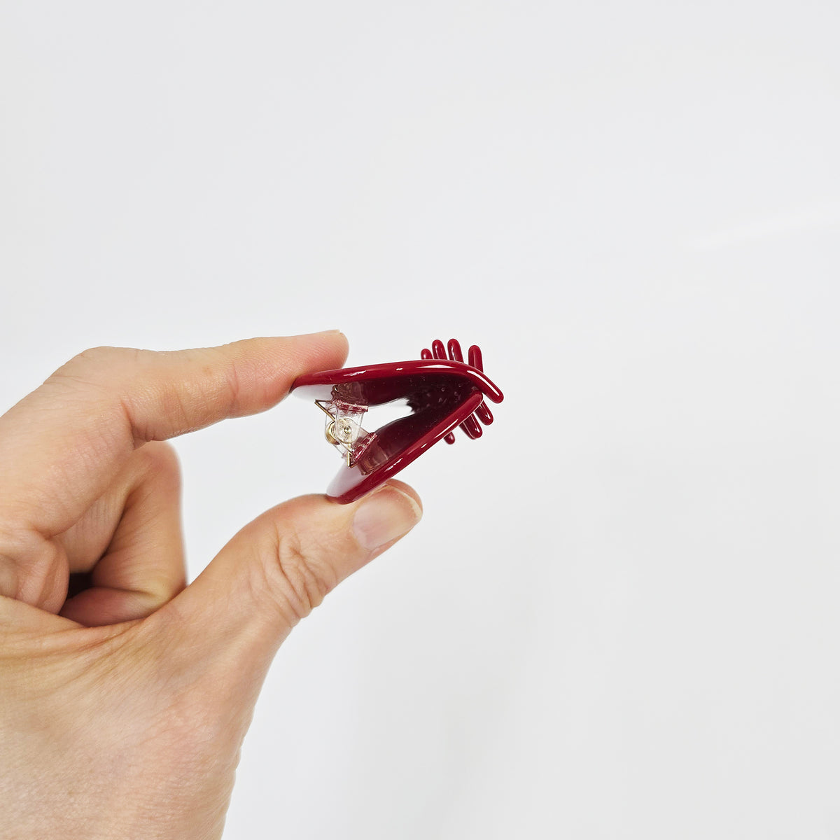 Pebble & Hook Mini Hair Claw Clip 1.8 in – Pastel Red, French-style