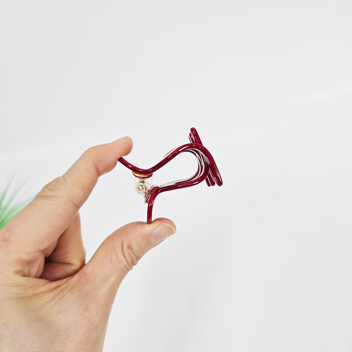 Pebble & Hook Mini Hair Claw Clip 1.8 in – Pastel Red, French-style