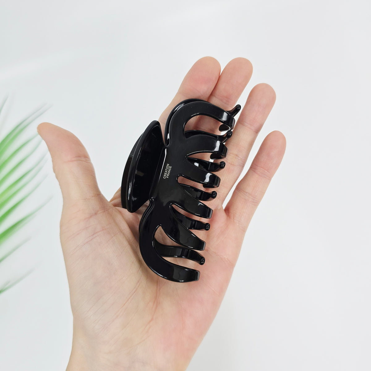 Volume Medium Hair Claw Clip 3.9 in – Tortoise Shell, French-style