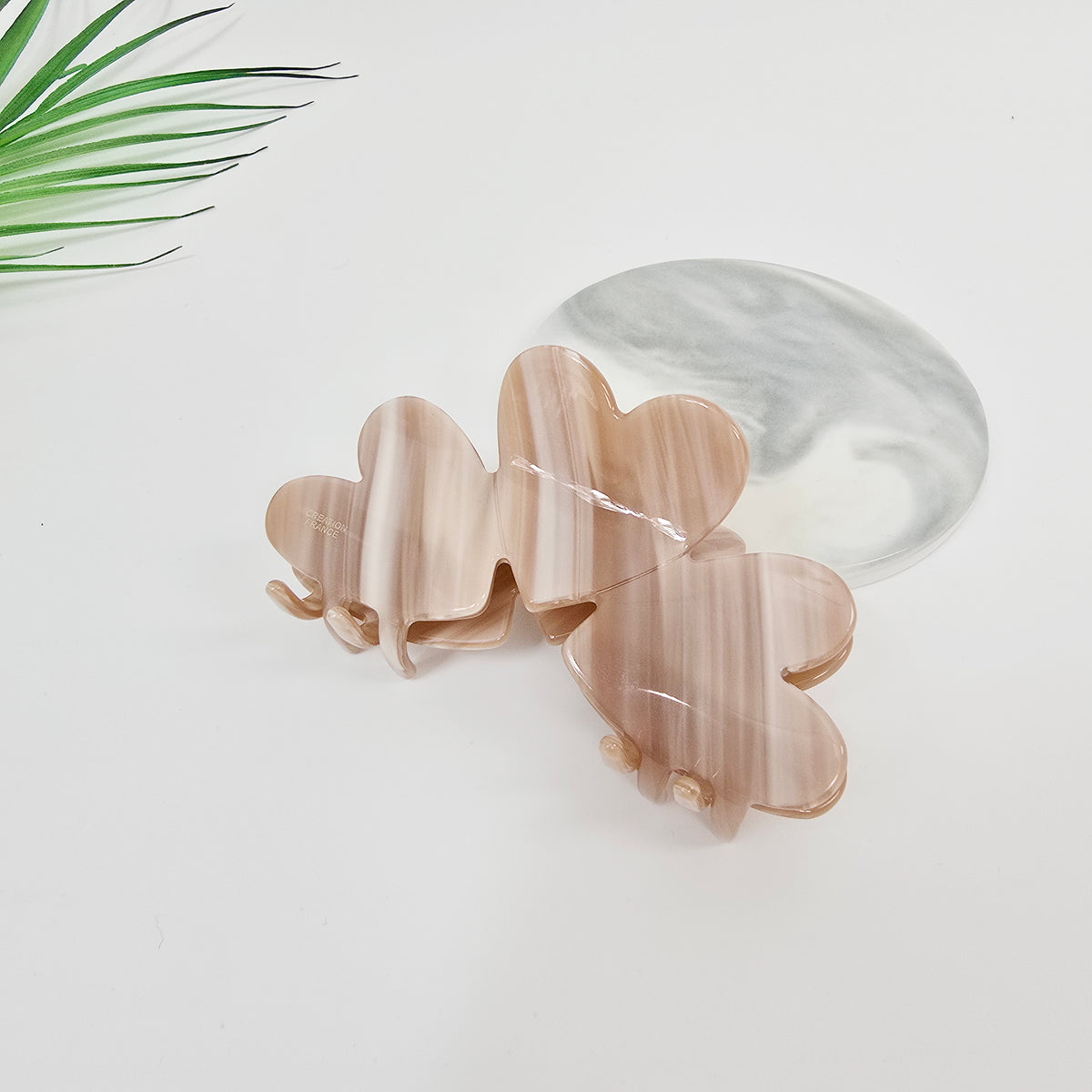 Clover Medium Hair Claw Clip 3.7 in – 6 Art Beige