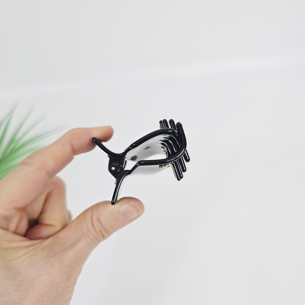 Classic Flat Medium Hair Claw Clip 3.3 in – Tortoise Shell, for Half-Up