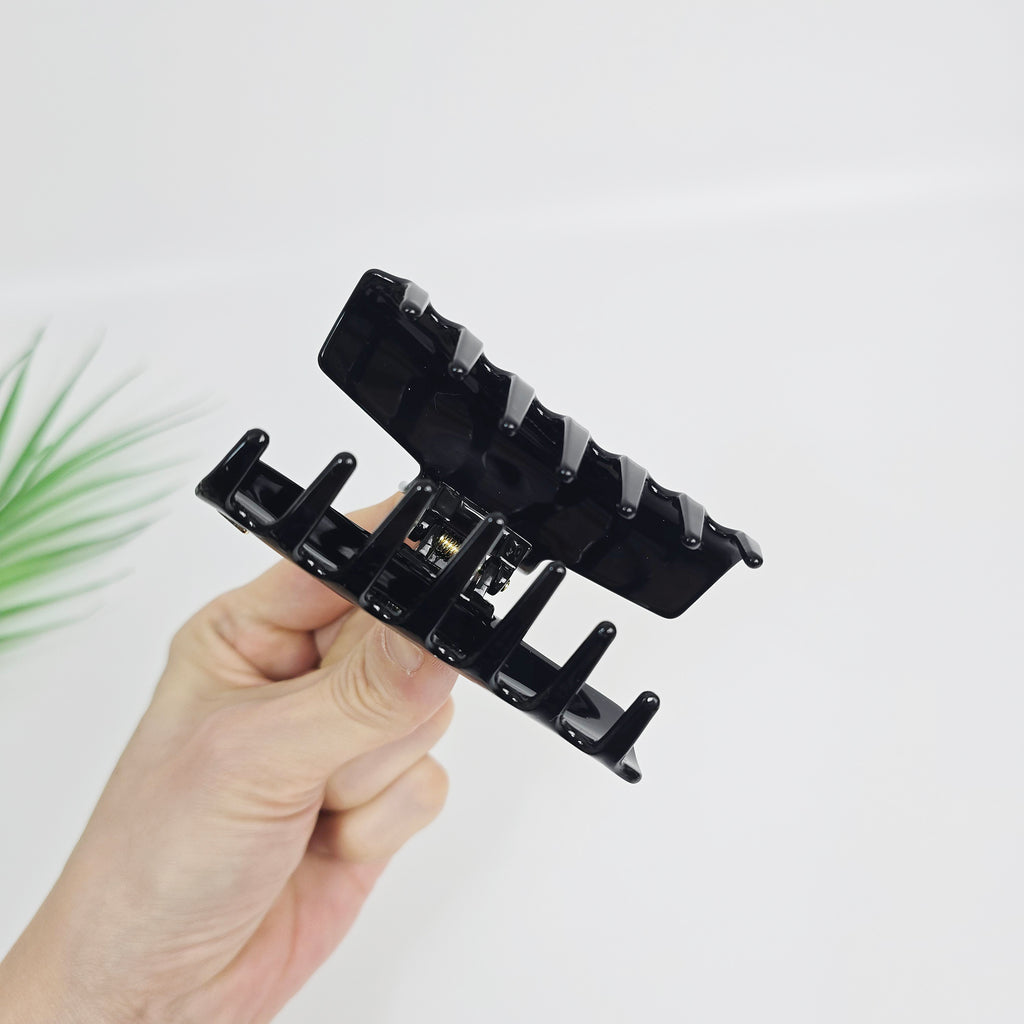Classic Flat Medium Hair Claw Clip 3.3 in – Tortoise Shell, for Half-Up