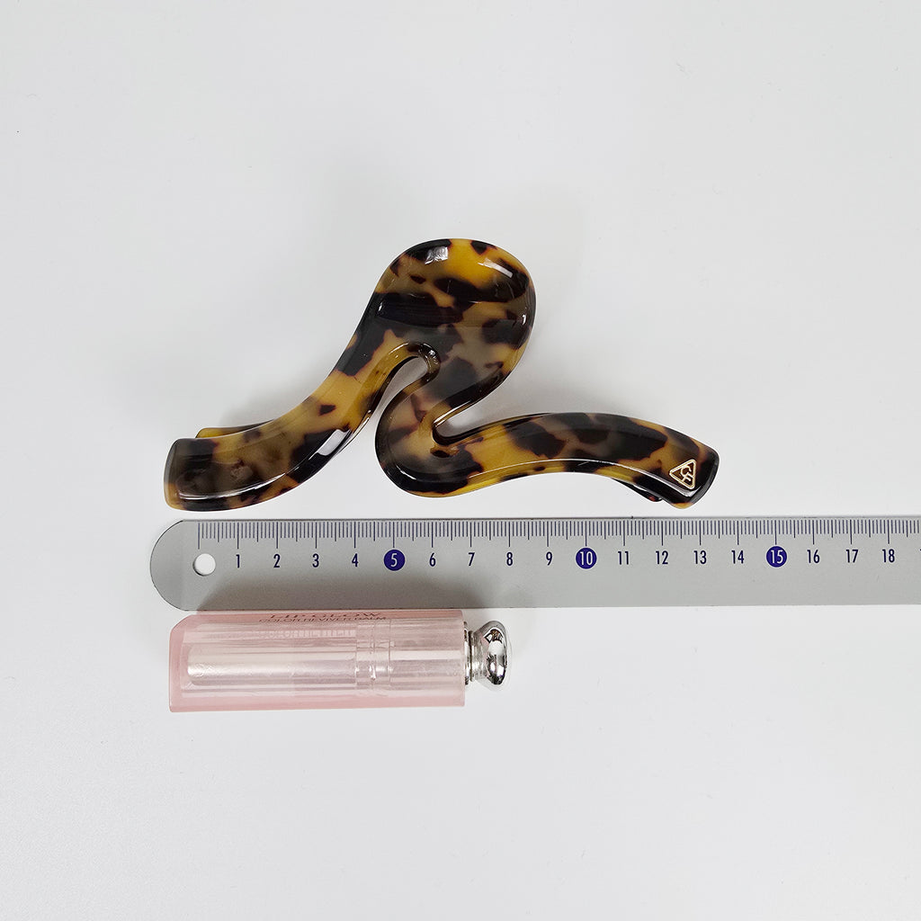 Wave Jumbo Hair Claw Clip 4.9 in – Tortoise Shell, French-style, for Updos