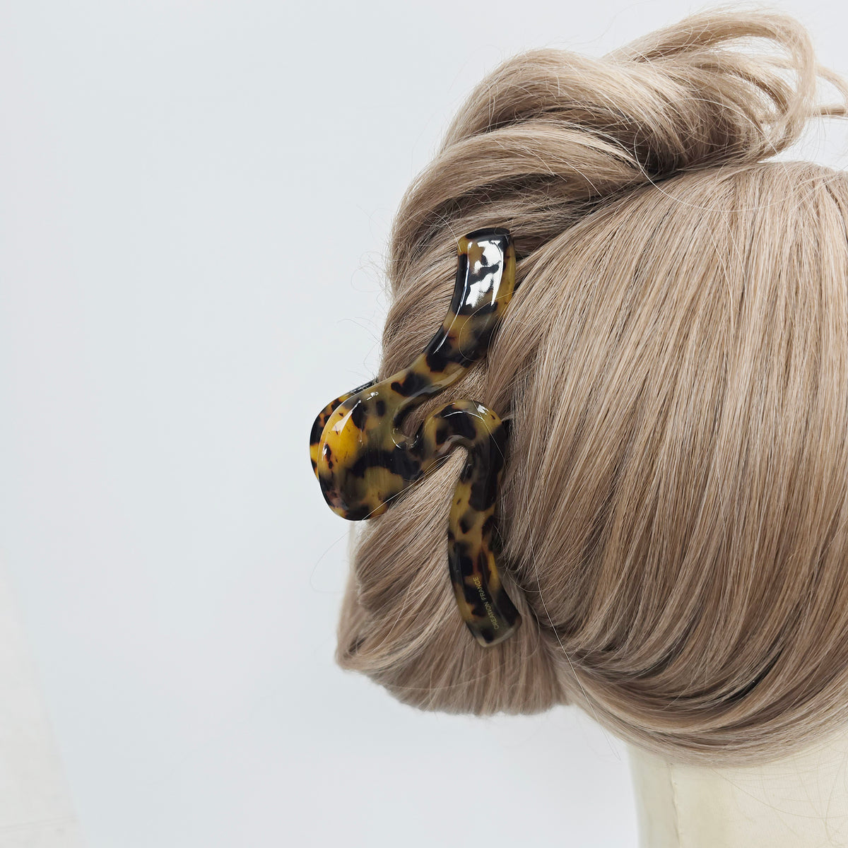 Wave Jumbo Hair Claw Clip 4.9 in – Tortoise Shell, French-style, for Updos