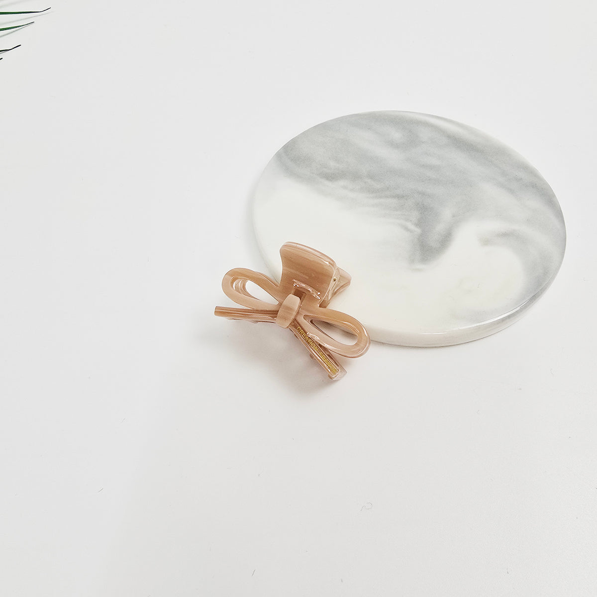 Ribbon Mini Hair Claw Clip 1.6 in – 10 Art Beige