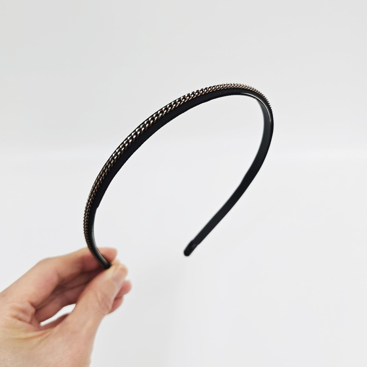 Slim Chain Thin Headband 0.3 in wide – Metal Chain on Black, French-style
