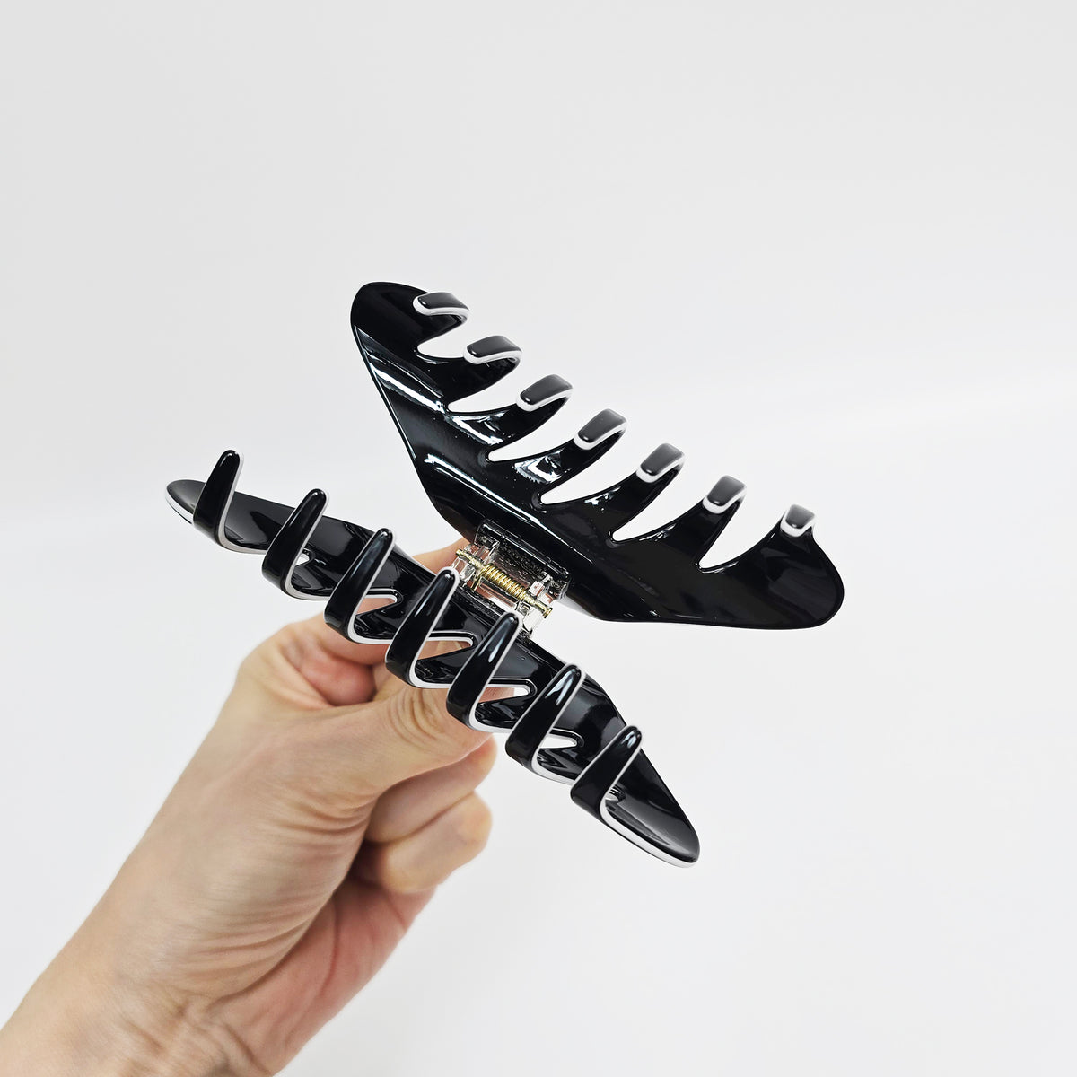 Wave Shell Large Hair Claw Clip 4.5 in – Tortoise Shell, French-style