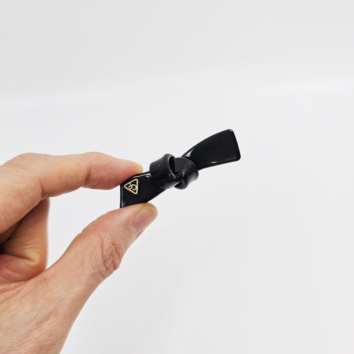 Triangle Knot Mini Alligator Hair Clip 2.4 in – Tortoise Shell, Aurora