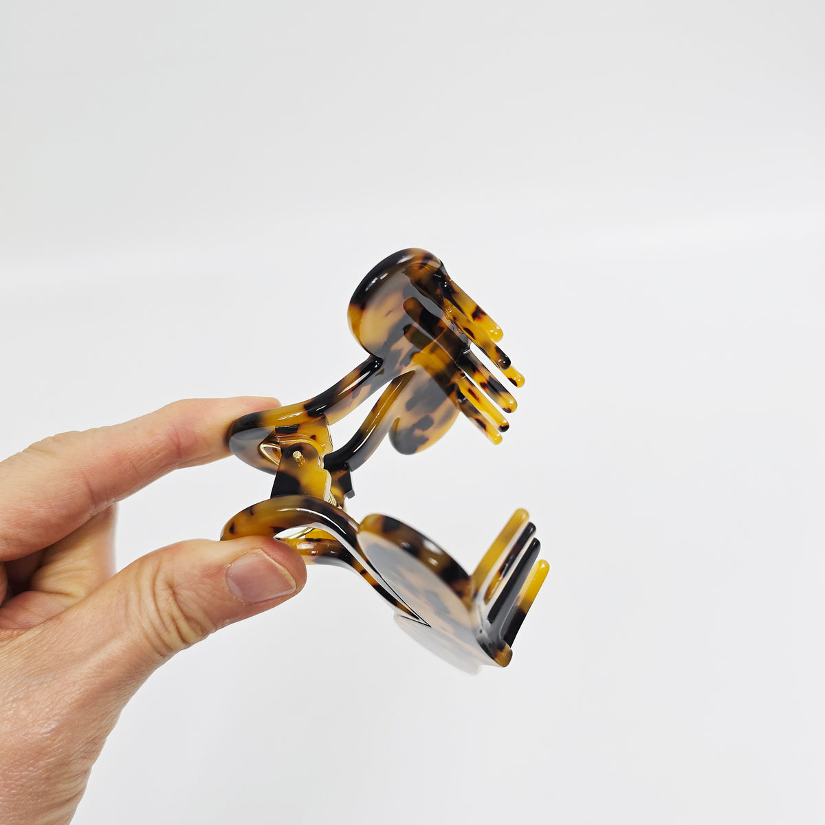 Heart Wave Small Hair Claw Clip 3.1 in – Tortoise Shell, Aurora