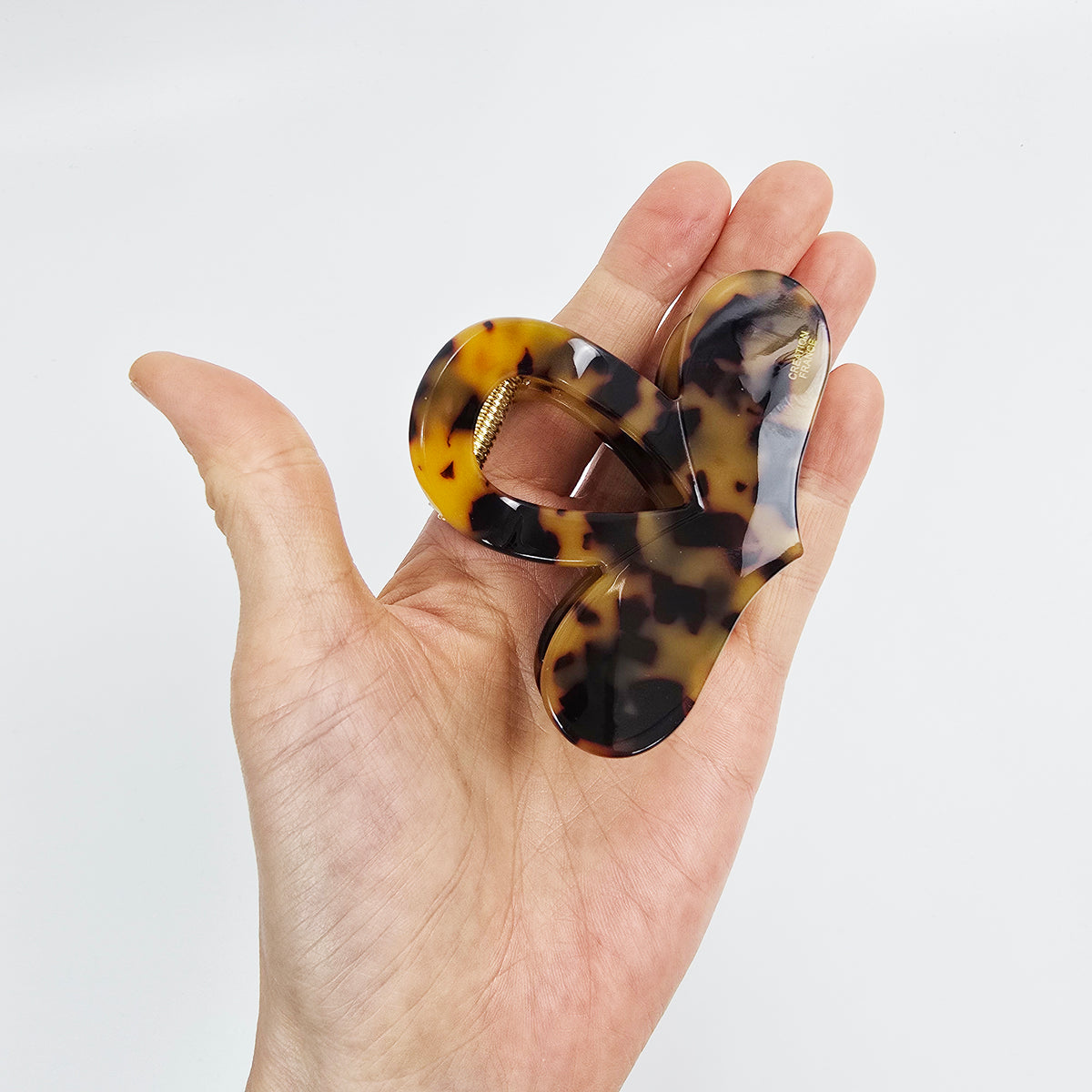 Heart Wave Small Hair Claw Clip 3.1 in – Tortoise Shell, Aurora