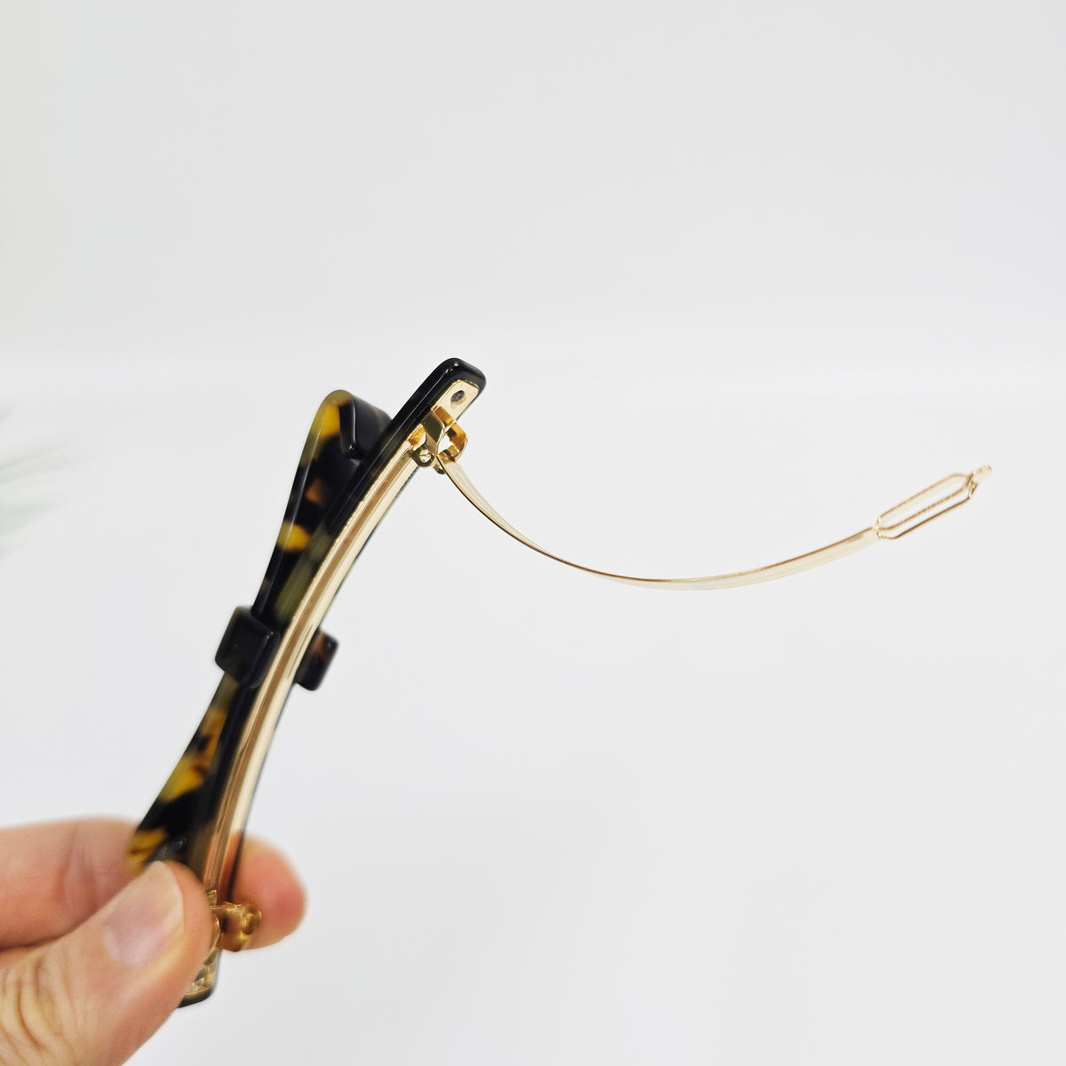 Laurence Long Bow Slim Hair Barrette 4.1 in – Tortoise Shell, French Pin