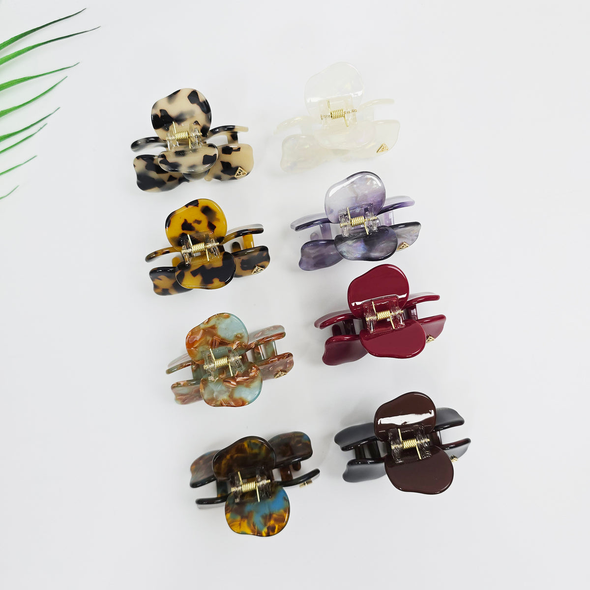 Bloom Mini Hair Claw Clip 2.4 in – Tortoise Shell, Half-Up, French-style