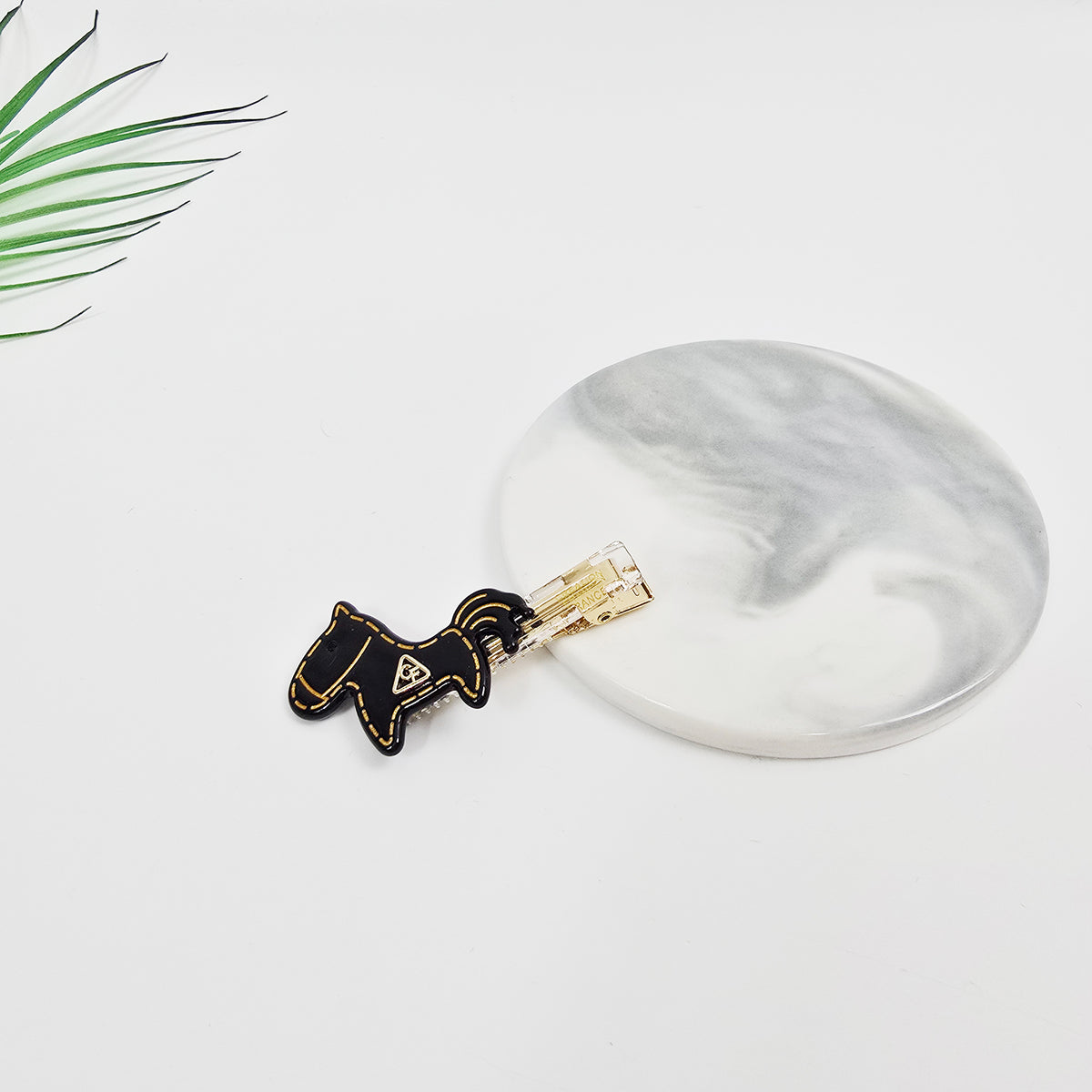 Pony Mini Alligator Hair Clip 2.4 in – Gold Stitch, French-style