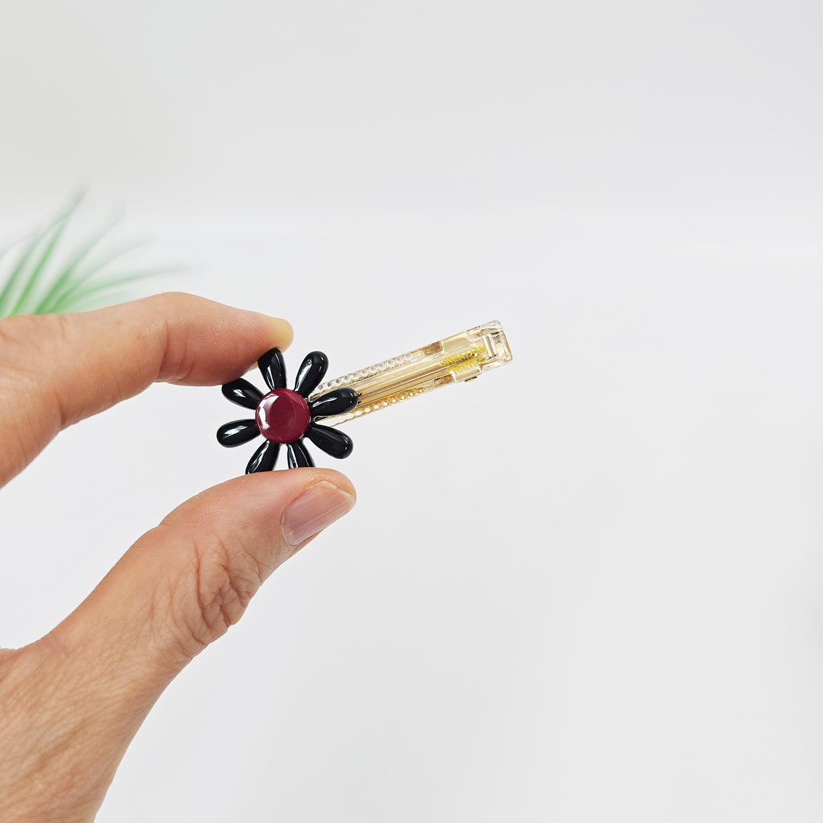Sunflower Mini Alligator Hair Clip 2.2 in – Pastel & Clear, French Pin