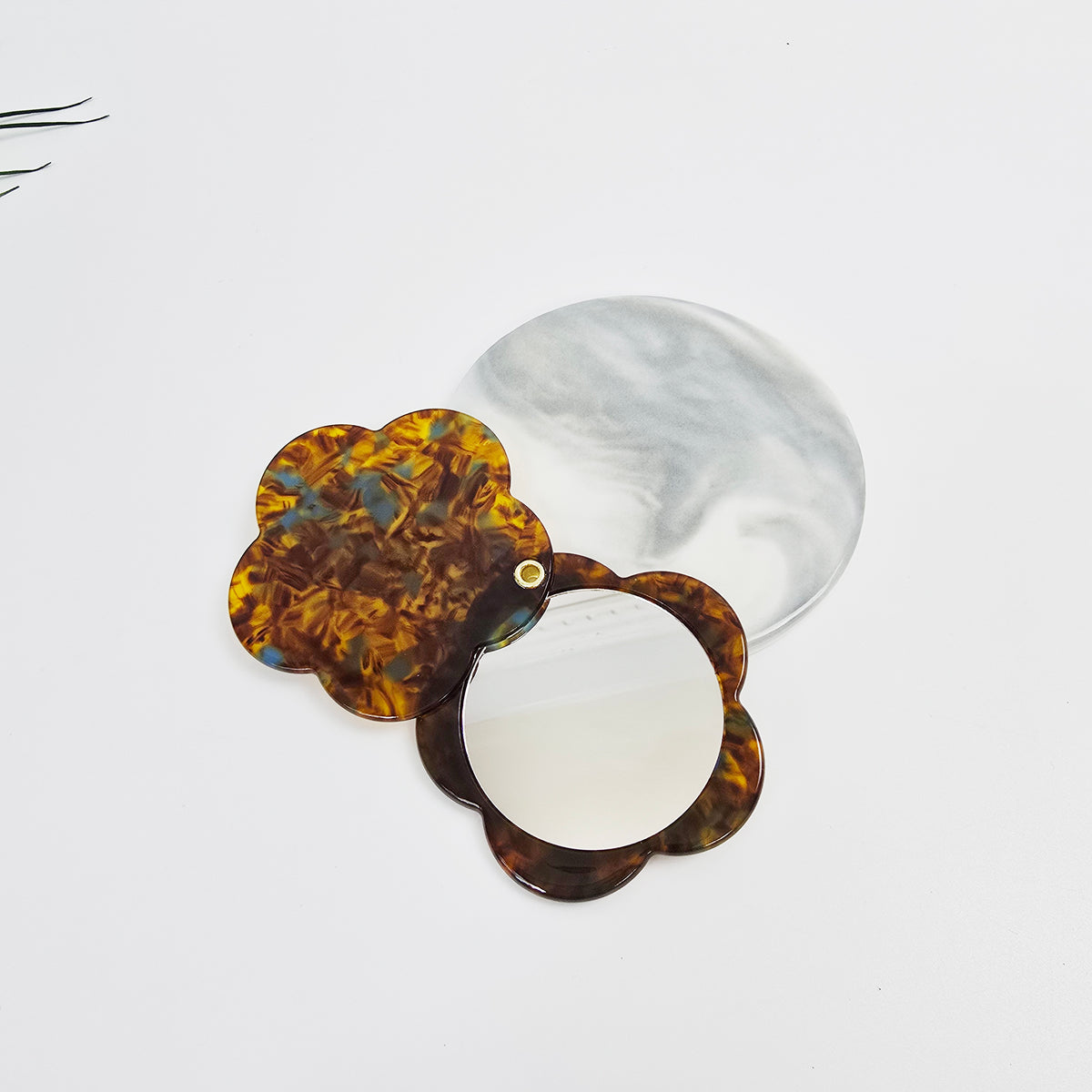 Flower Pocket Mirror 2.6 in – Tortoise Shell, Marble & Pastel, French-style