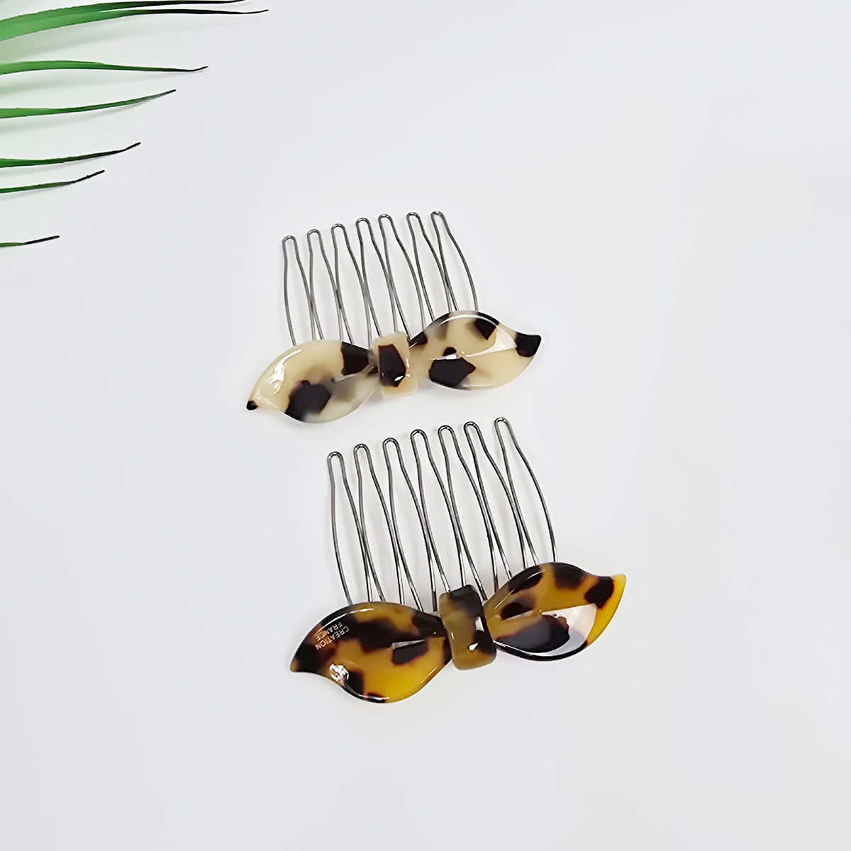 Lip Bow Mini Hair Comb Pin 2.6 in – Tortoise Shell, French Pin