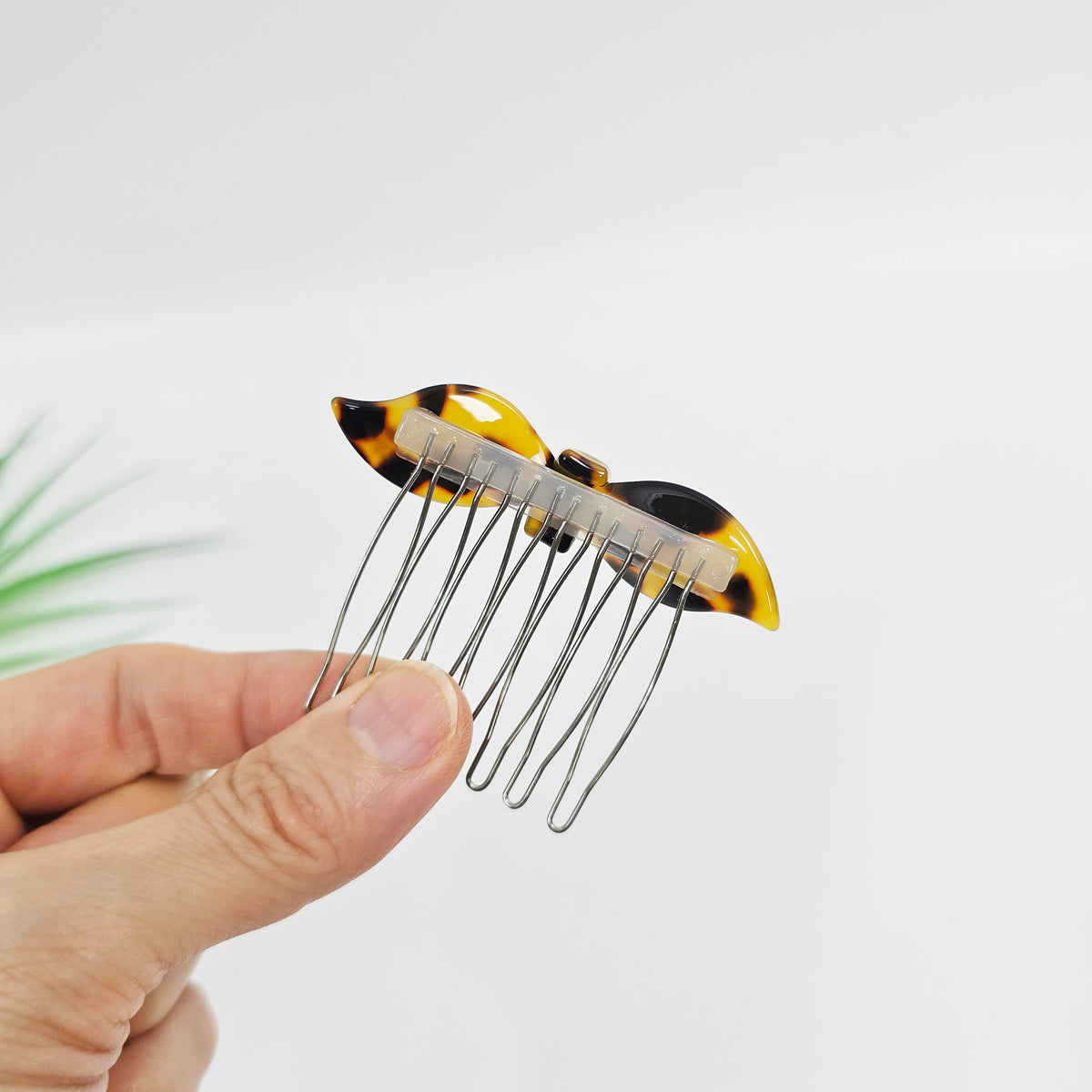 Lip Bow Mini Hair Comb Pin 2.6 in – Tortoise Shell, French Pin