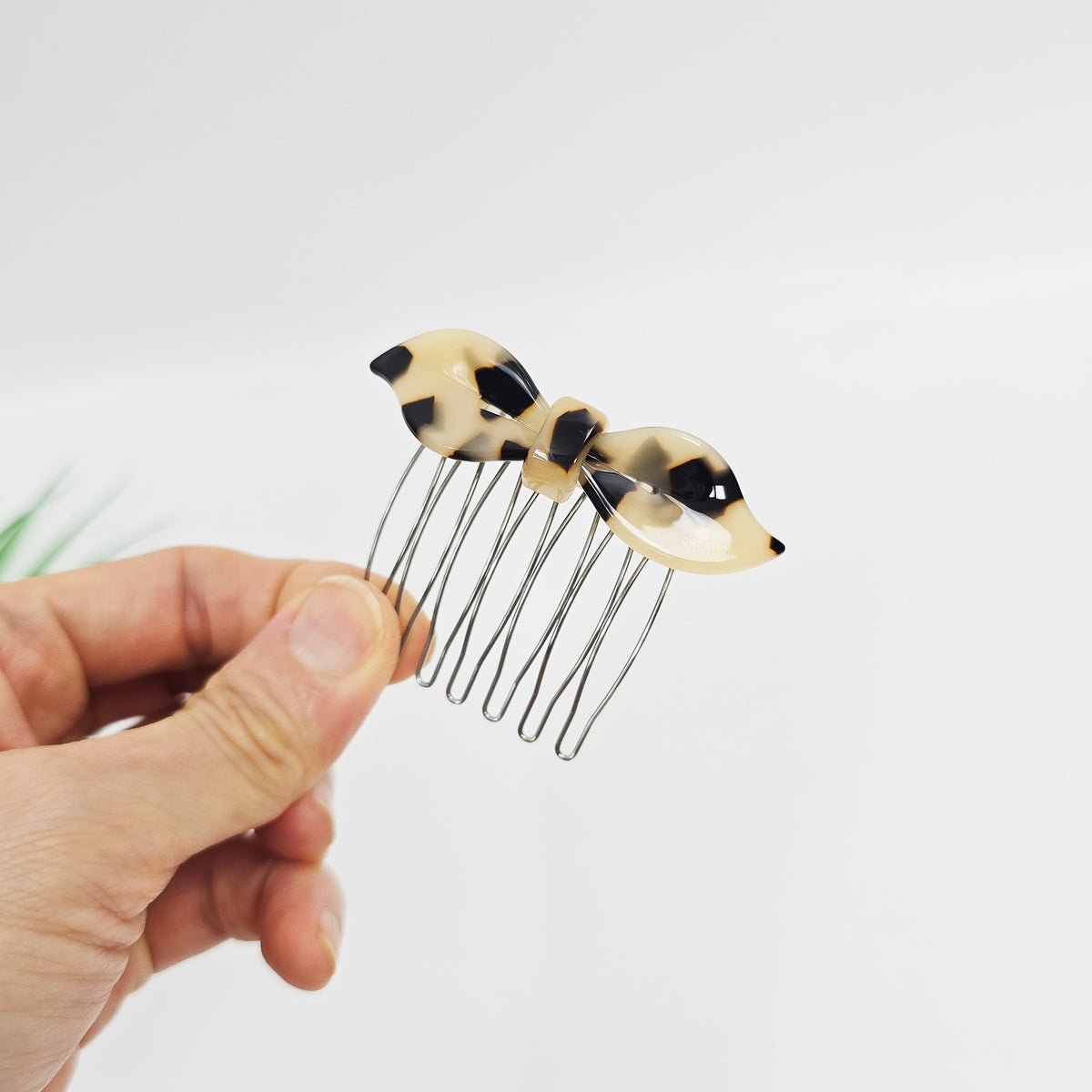 Lip Bow Mini Hair Comb Pin 2.6 in – Tortoise Shell, French Pin
