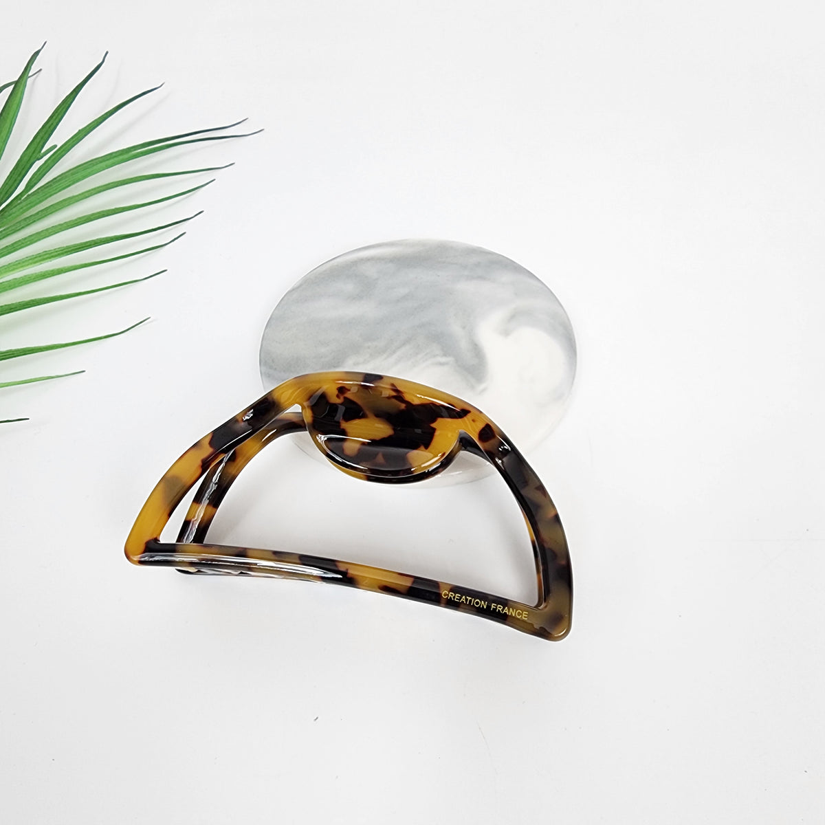 Half Moon Medium Hair Claw Clip 3.9 in – 2 Leopard Brown