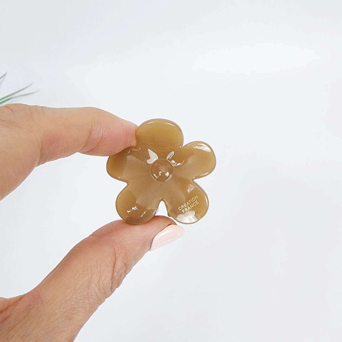 Fleur Mini Hair Claw Clip 1.6 in – 16 Pure Cocoa
