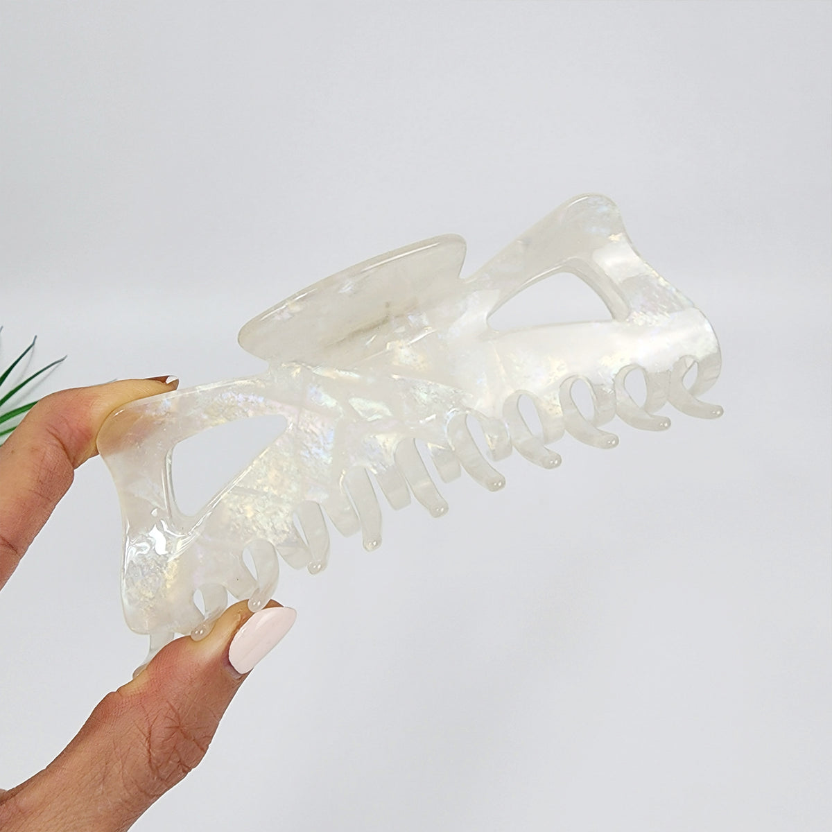 Butterfly Jumbo Hair Claw Clip – 4 Aurora White