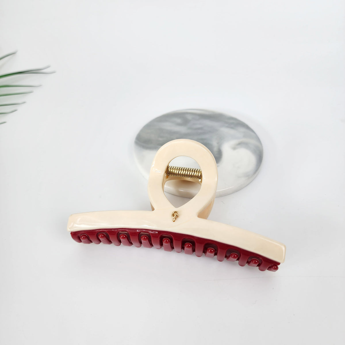 Twist Bar Large Hair Claw Clip 4.7 in – 8 Pure Skin