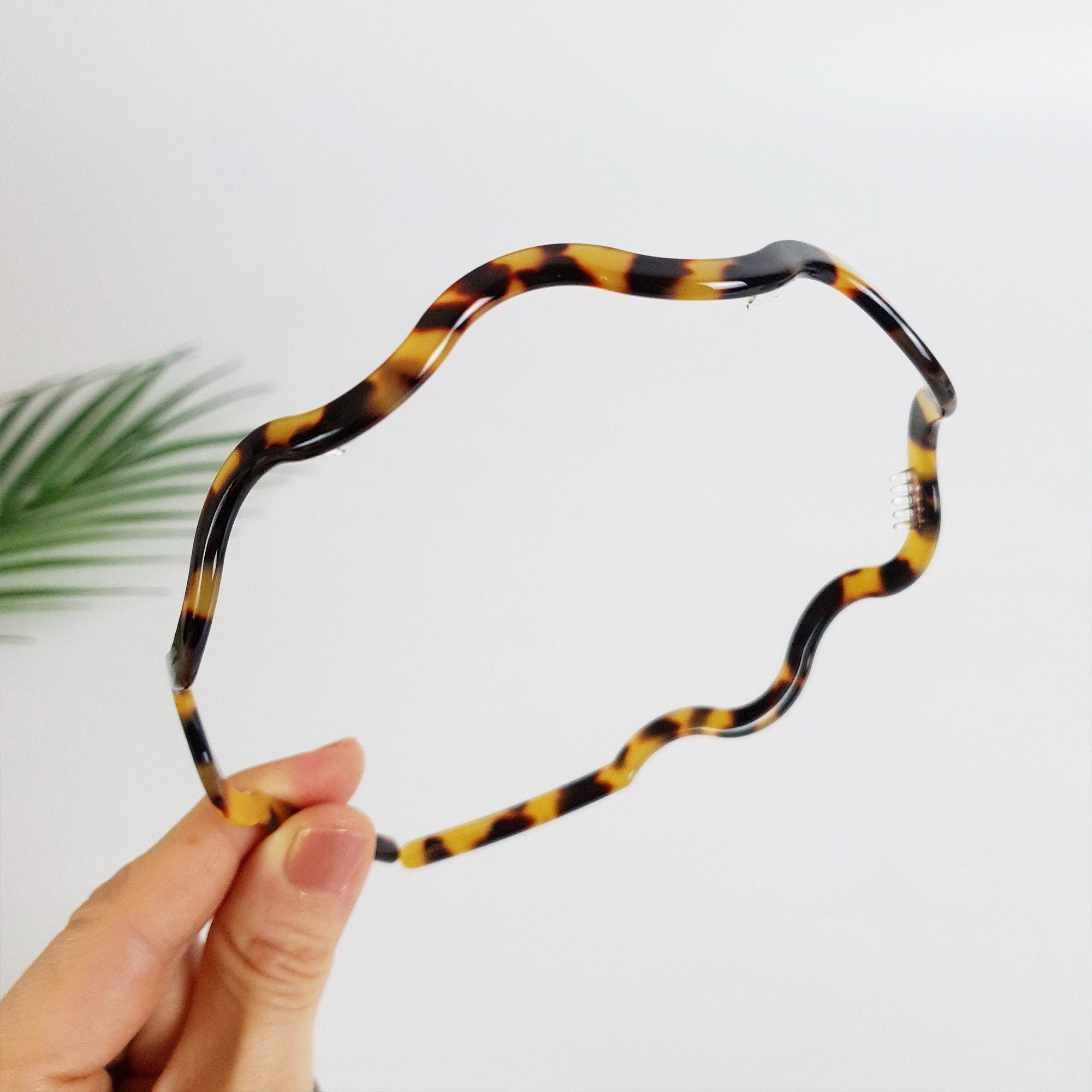Tortoise Shell Thin Wave Twist Headband / Luxurious French Hair Pin / Hair Accessory for Woman / Alice Headband