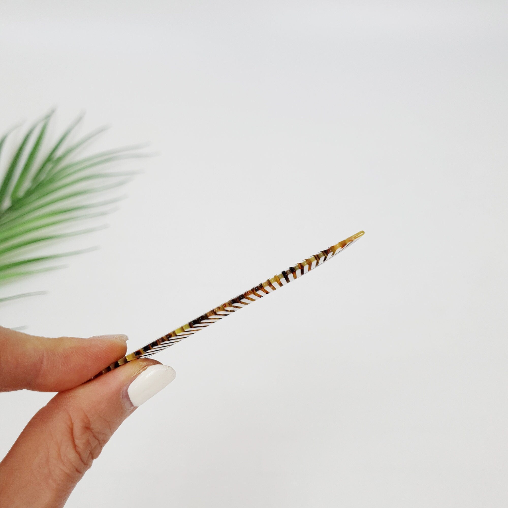 Tortoise Marble Thin Half Moon Shape Hair Comb / Hand Held Mirror for Woman / Curly Hair Comb Hair Brush