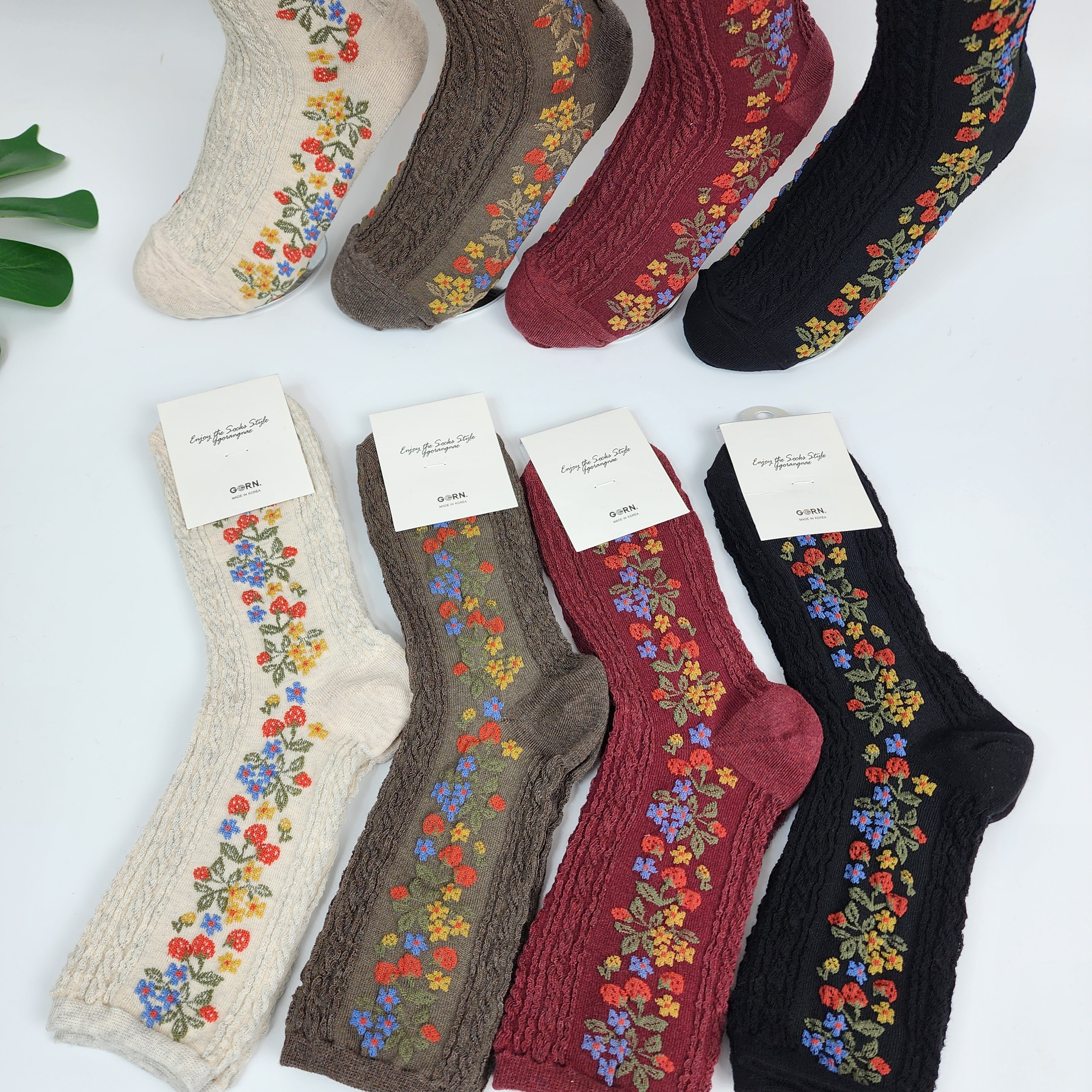 ✨ Vintage Floral Garden Cable Knit Socks
Embrace a touch of retro charm with these Vintage Floral Garden Cable Knit Socks. Featuring a unique blend of intricate cable stitching and delicate flower patterns, these socks offer both texture and style. Crafted from stretchy, high-quality Korean cotton, they provide a soft, breathable fit that stays comfortable all day long.