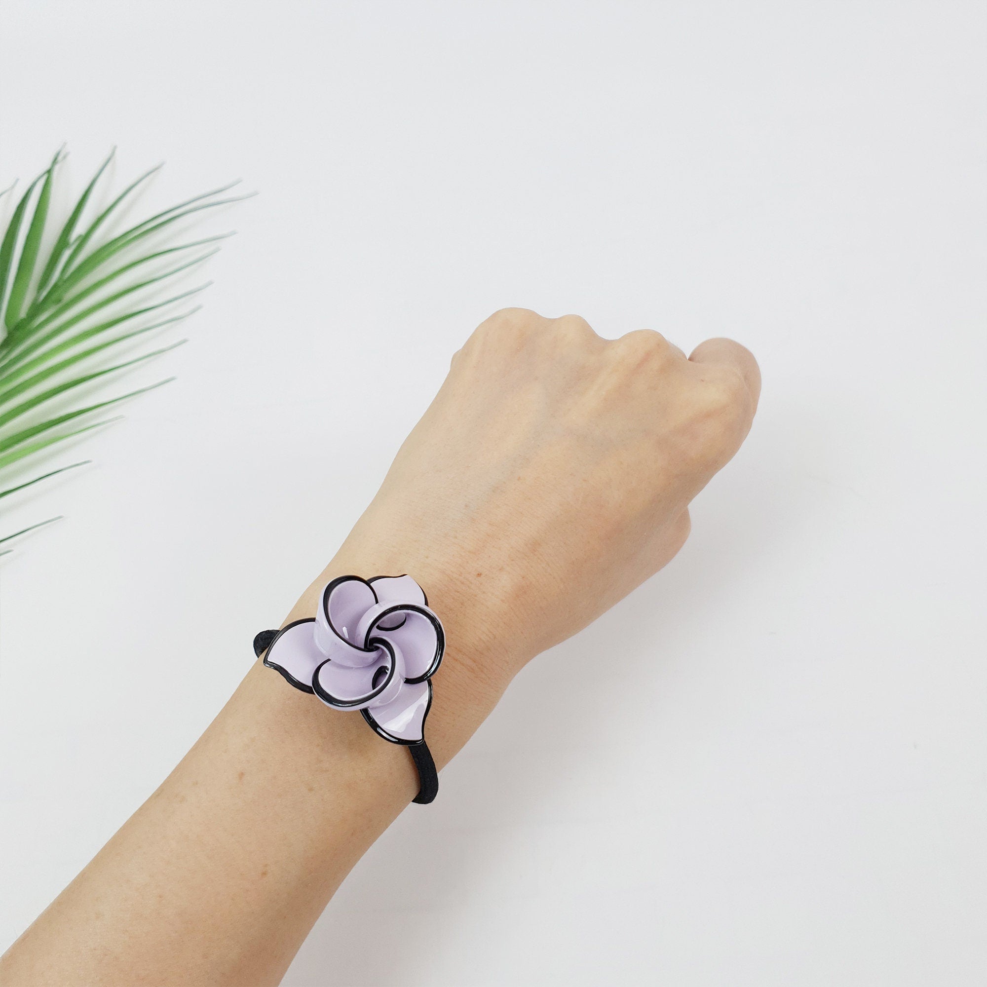 Pastel Color Blooming Flower Hair Tie / Simple Cute Ponytail Holder / Hair Accessory for Woman / French Hair Tie
