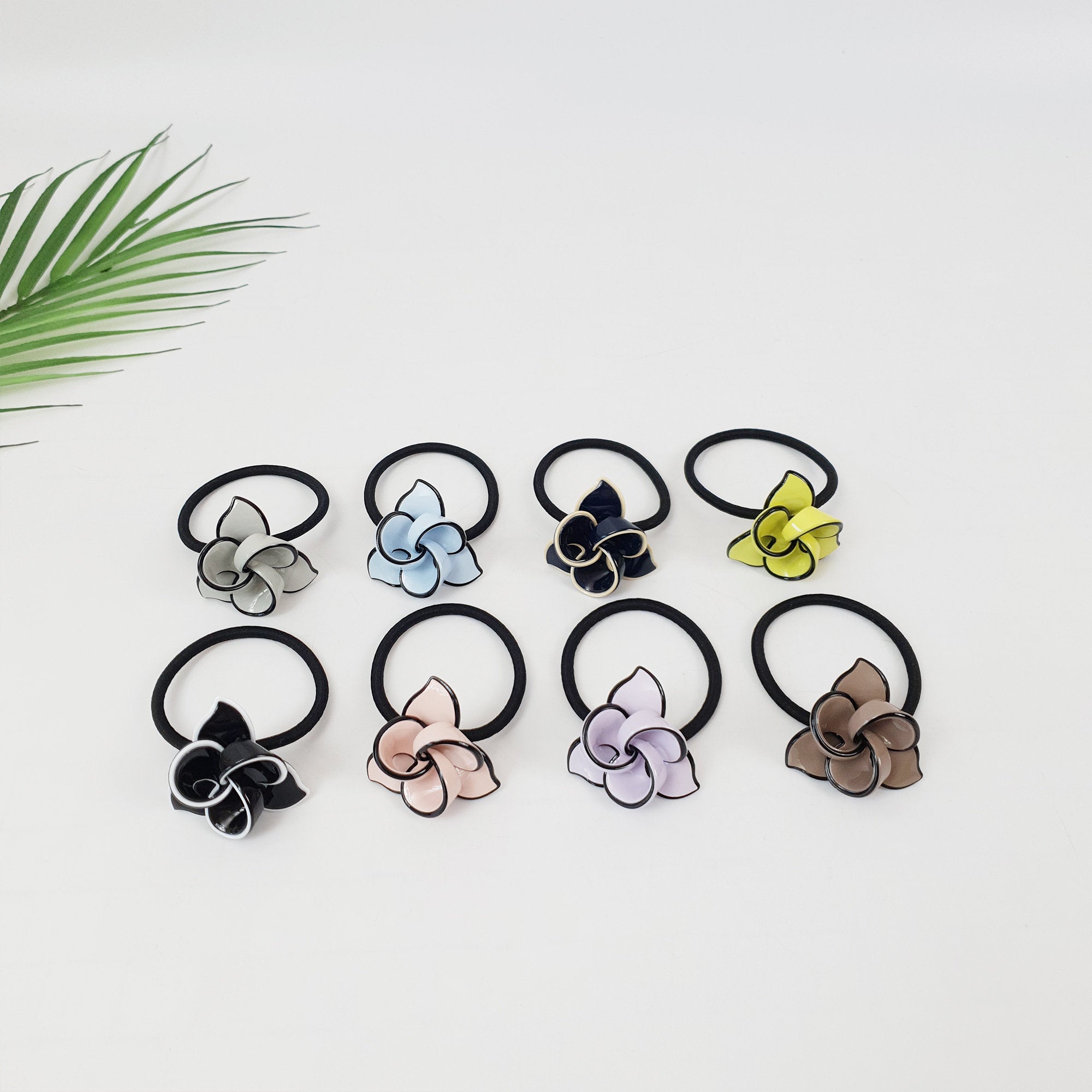 Pastel Color Blooming Flower Hair Tie / Simple Cute Ponytail Holder / Hair Accessory for Woman / French Hair Tie