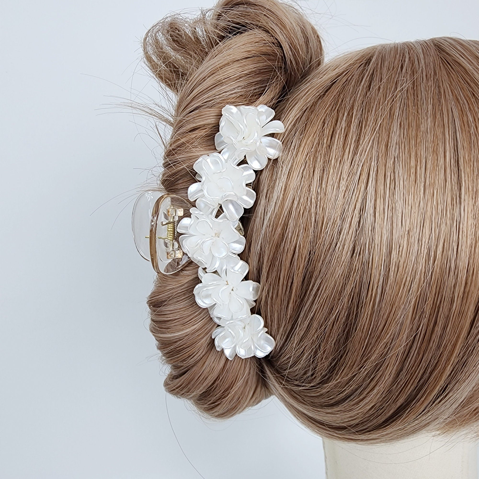 Elegance White Blossom Pearl Large Hair Claw Clip (4.3 Inch) / Jumbo Acrylic Hair Pin / Hair Accessory for Woman