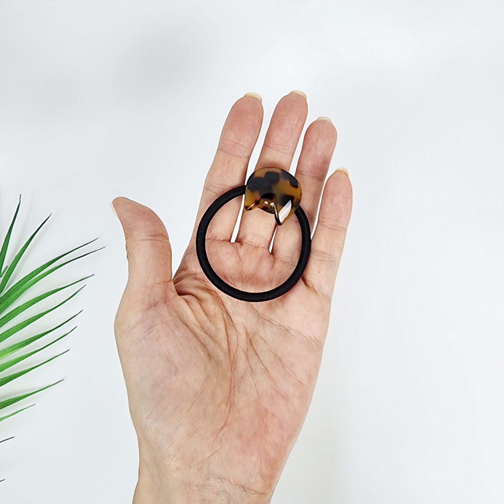 Simple Curved Cat Hair Tie (1.1 Inch) / Simple Tortoise Shell Ponytail Holder / Hair Accessory for Woman / French Hair Tie