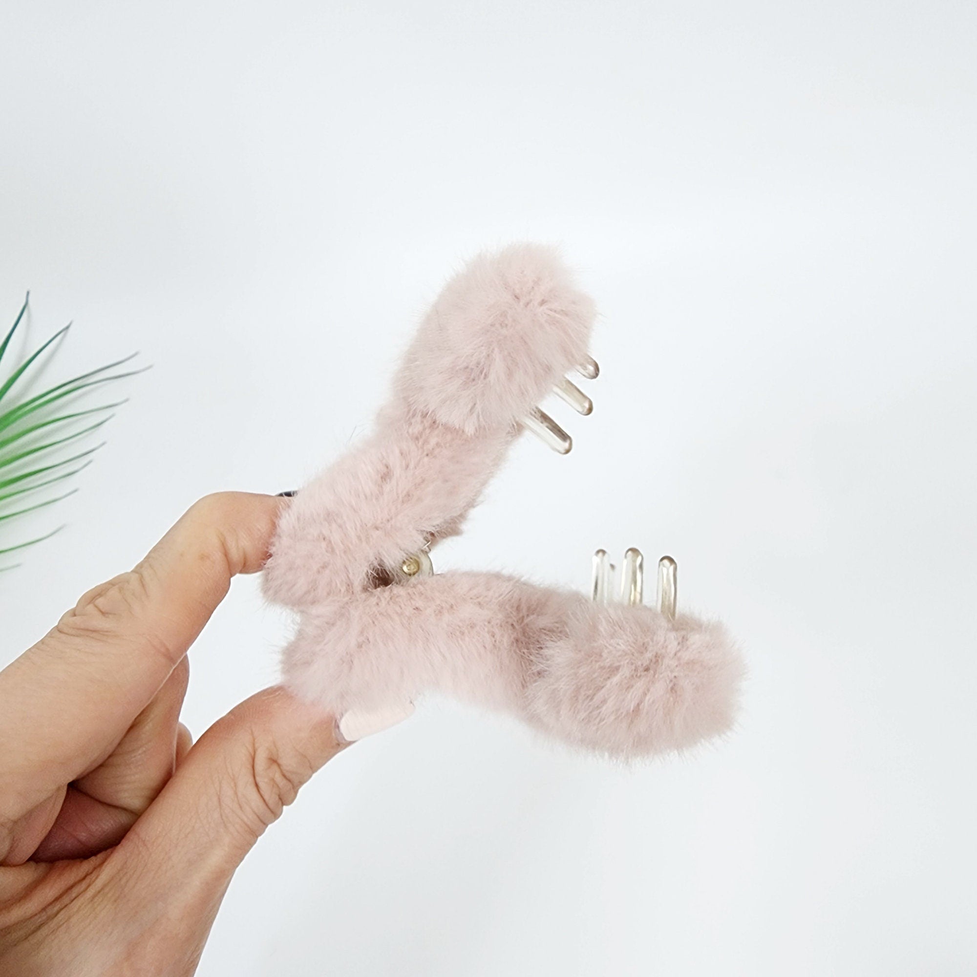 Synthetic Fur Eco-Fur Midi Twist Half-Tie Hair Claw Clip (3.5 Inch) / Large Hair Claw / Hair Accessory for Woman