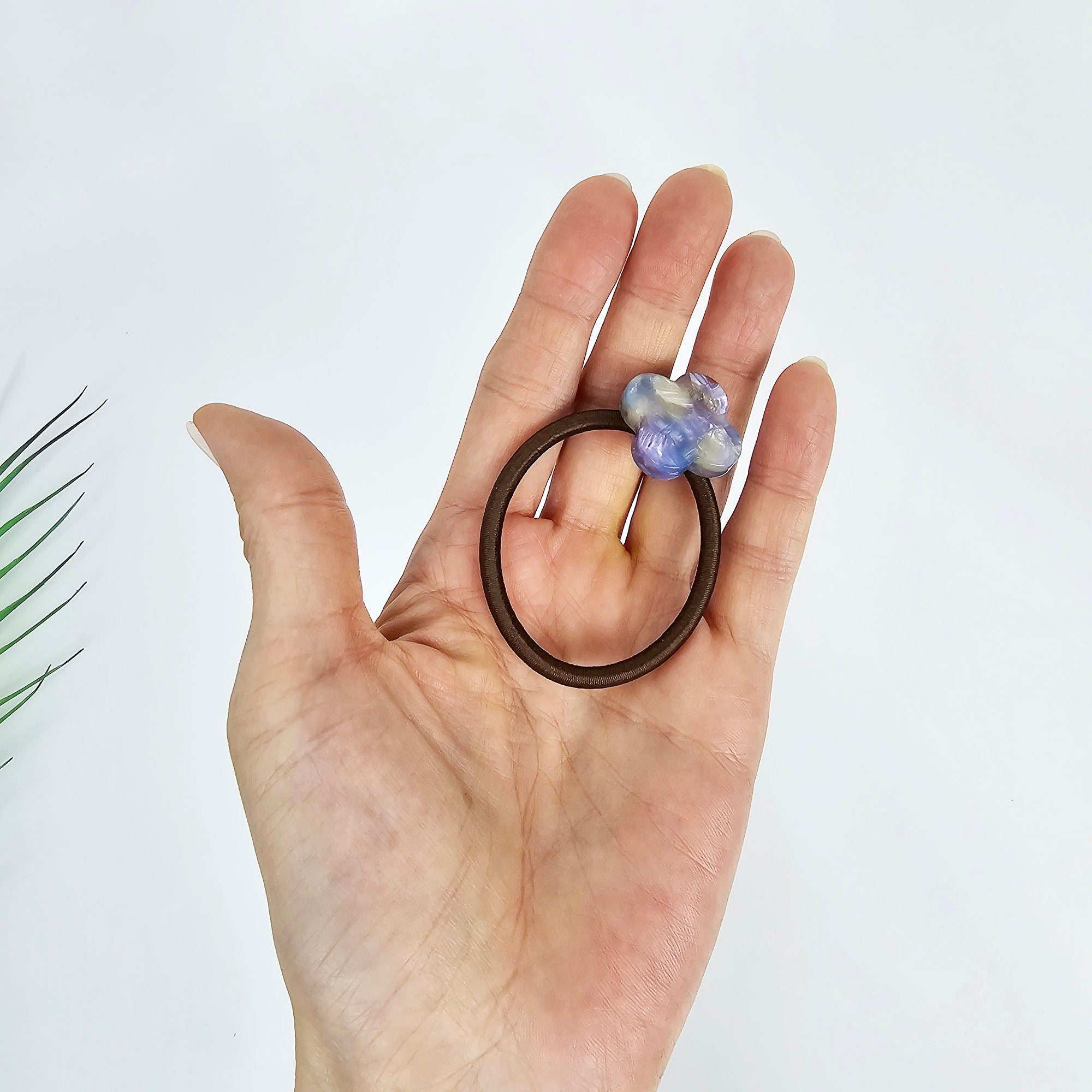 Lovely Clover Ponytail Hair Tie (1.0 Inch) / Simple Cute Ponytail Holder / Hair Accessory for Woman / French Hair Tie