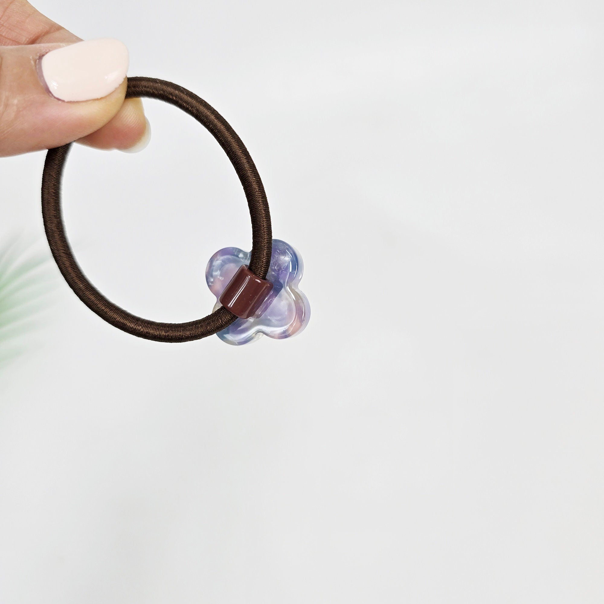 Lovely Clover Ponytail Hair Tie (1.0 Inch) / Simple Cute Ponytail Holder / Hair Accessory for Woman / French Hair Tie