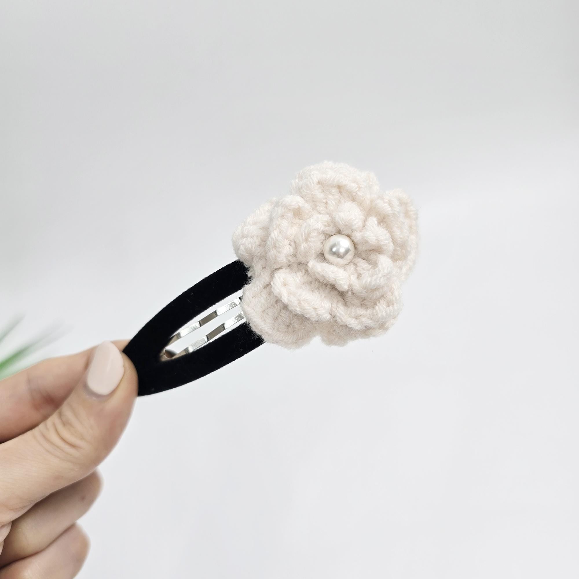 Crochet Flower Pearl Accent Round Snap Clip (3.3 Inch) / French Hair Pin / Tic Tac Hair Clip Pin