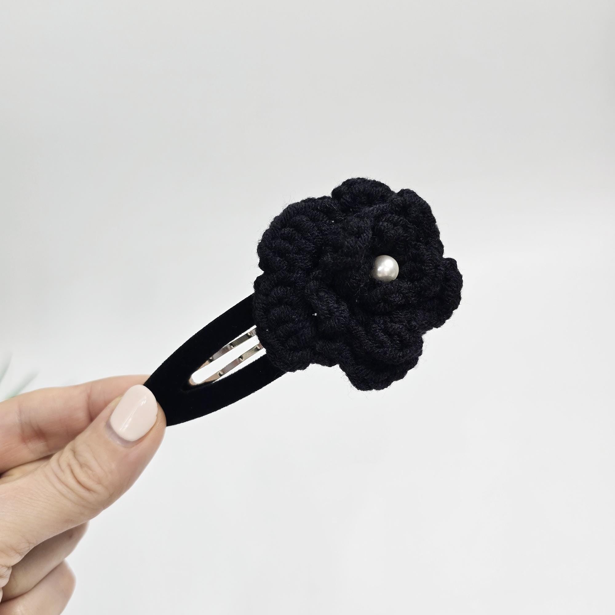 Crochet Flower Pearl Accent Round Snap Clip (3.3 Inch) / French Hair Pin / Tic Tac Hair Clip Pin