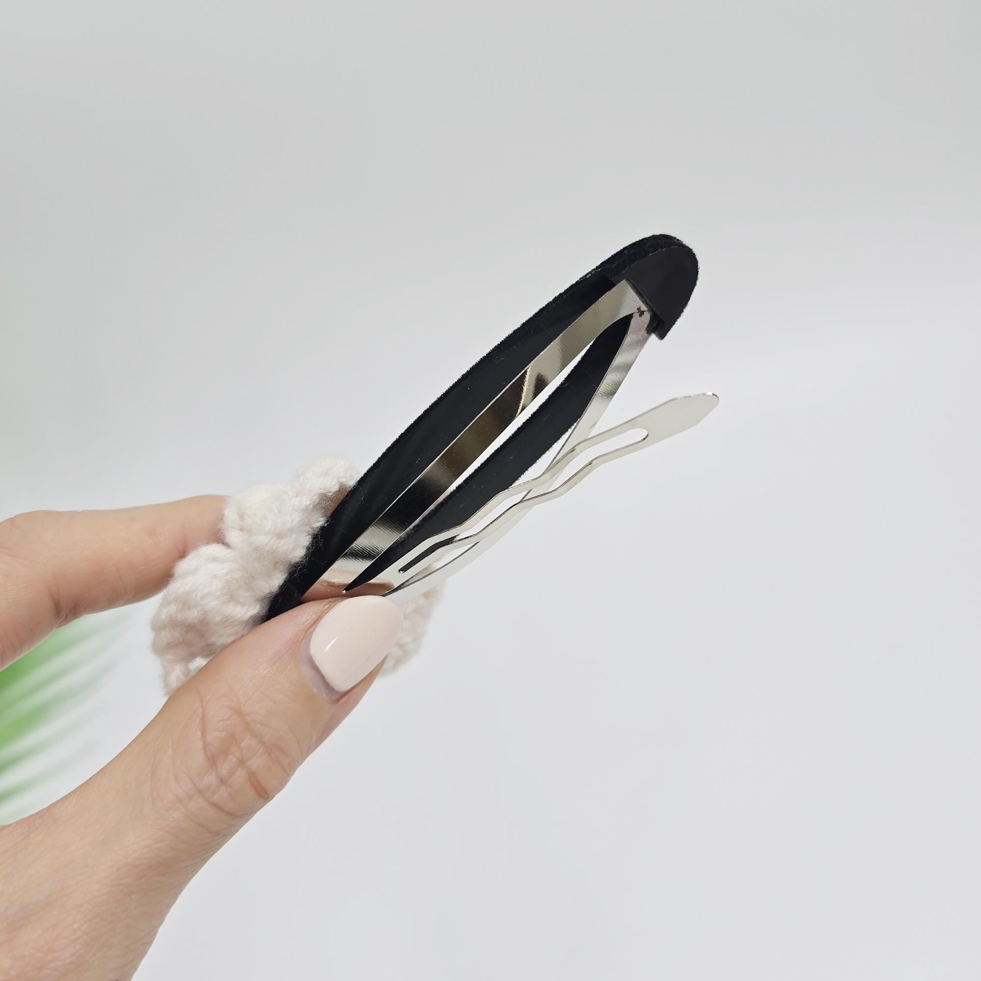 Crochet Flower Pearl Accent Round Snap Clip (3.3 Inch) / French Hair Pin / Tic Tac Hair Clip Pin