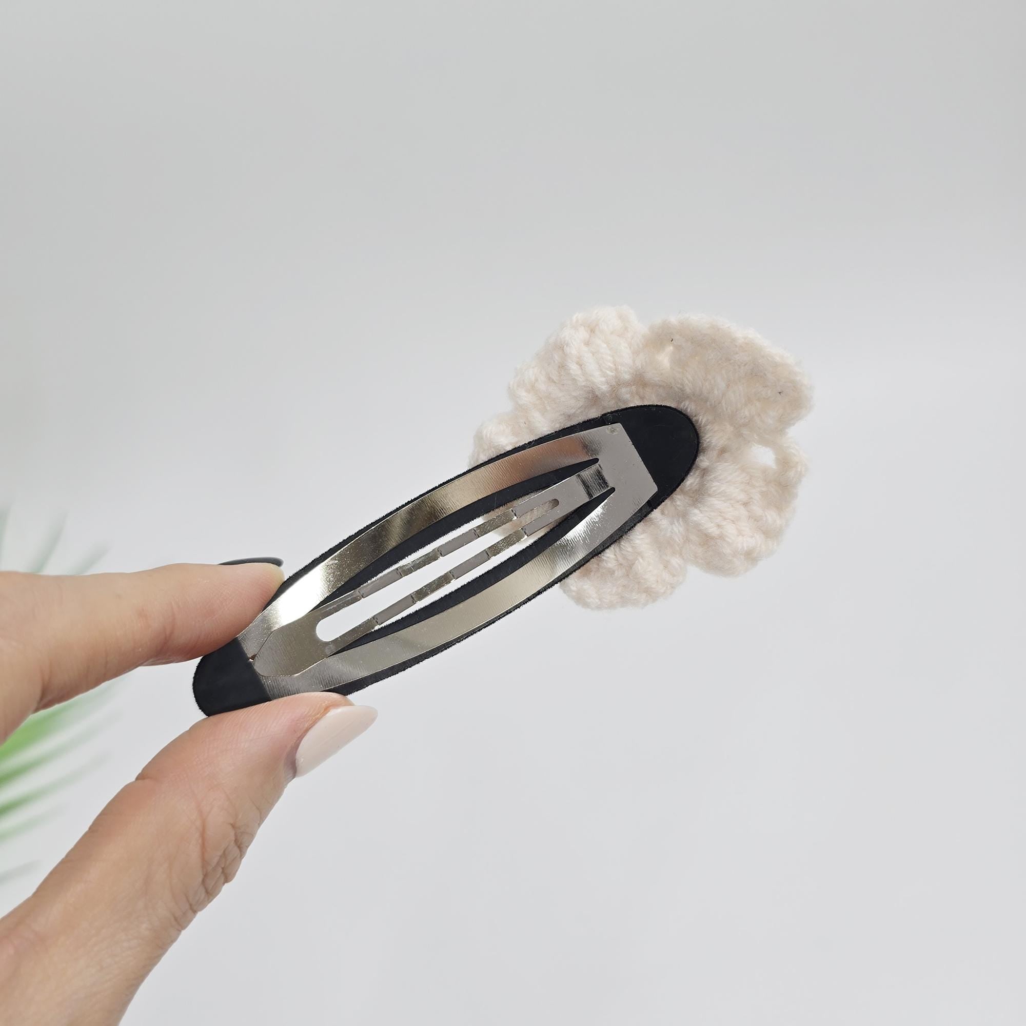 Crochet Flower Pearl Accent Round Snap Clip (3.3 Inch) / French Hair Pin / Tic Tac Hair Clip Pin