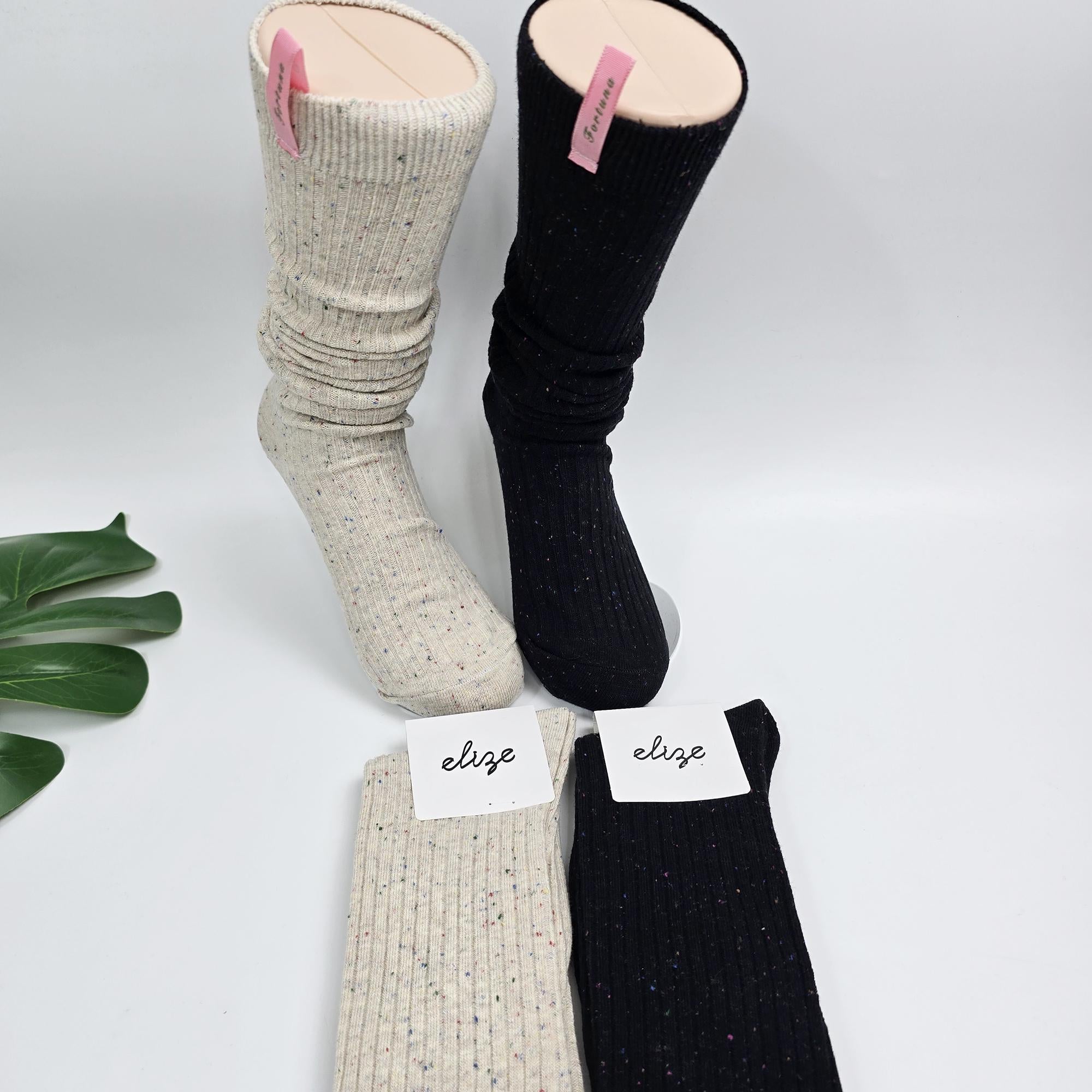 ✨ ChicMong Pink Label Neps Knee Highs
Add a touch of sporty charm to your outfit with these textured knee-high socks. Featuring a unique "neps" yarn that gives a vintage speckled look and a cute pink label accent at the cuff, these socks are perfect for pairing with boots, school uniforms, or cozy lounge wear. The ribbed cotton blend offers high elasticity, ensuring they stay up comfortably all day.