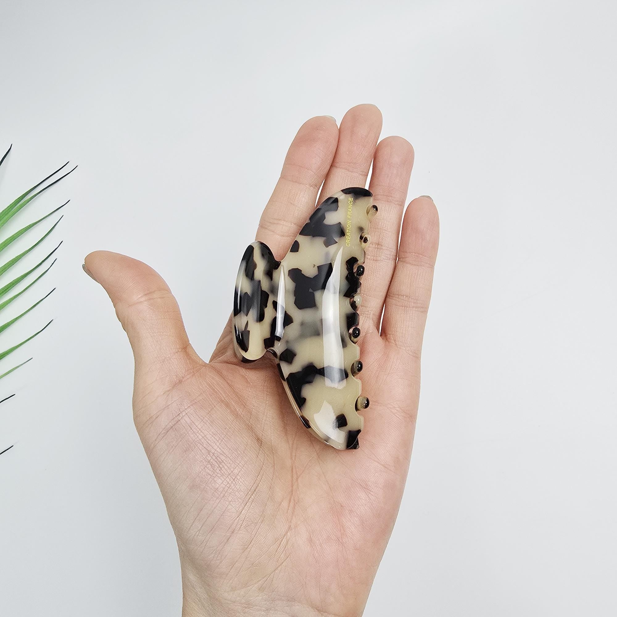 Leopard Print Simple Half-Moon Hair Claw Clip (3.5 Inch) / Elegance Leopard French Hair Pin / Hair Barrette for Woman