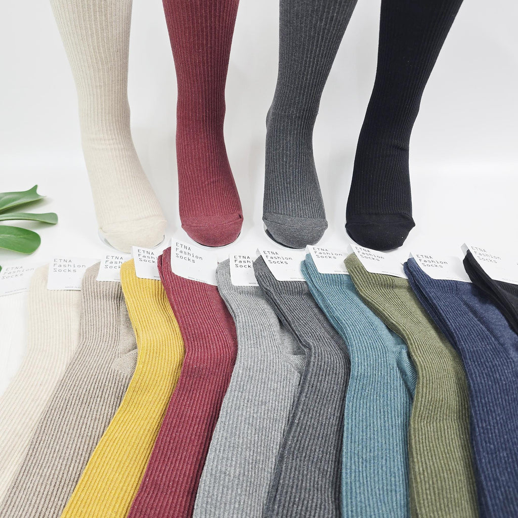 ✨ ChicMong Tension Fit Fine Ribbed Crew Socks
Discover the perfect everyday essential with our "Tension Fit" ribbed crew socks. Crafted with a fine ribbed texture, these socks offer a snug, elastic fit that stays up comfortably without sagging. With a versatile mid-calf length and a wide range of 11 classic colors, they are polished enough for office wear and cozy enough for daily casual styling.