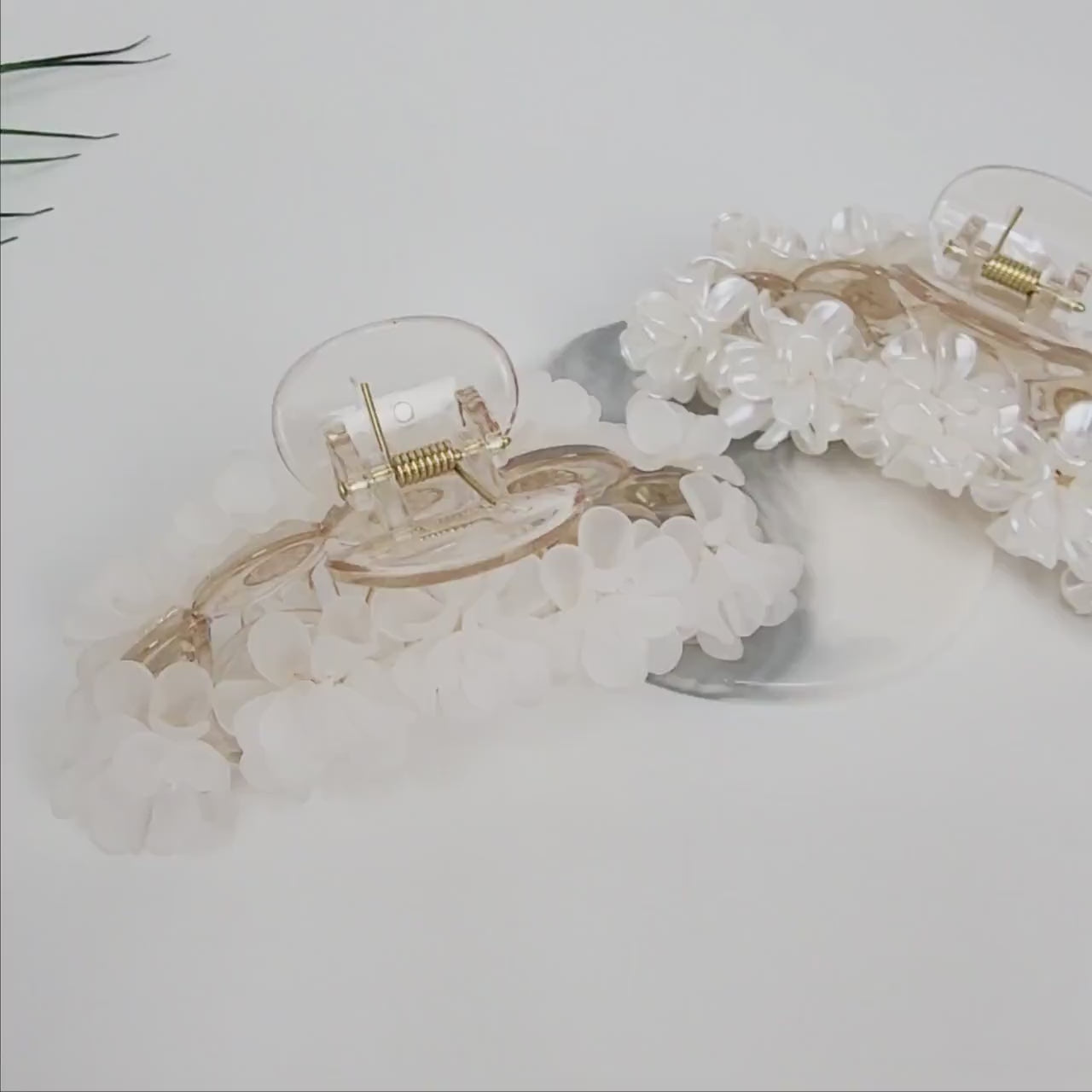 Elegance White Blossom Pearl Large Hair Claw Clip (4.3 Inch) / Jumbo Acrylic Hair Pin / Hair Accessory for Woman